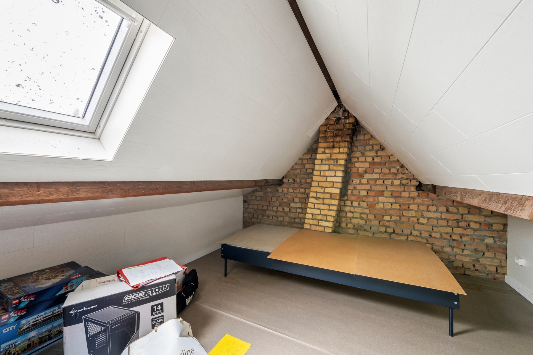 Rustig gelegen, lichtrijke & instapklare rijwoning te Brugge.