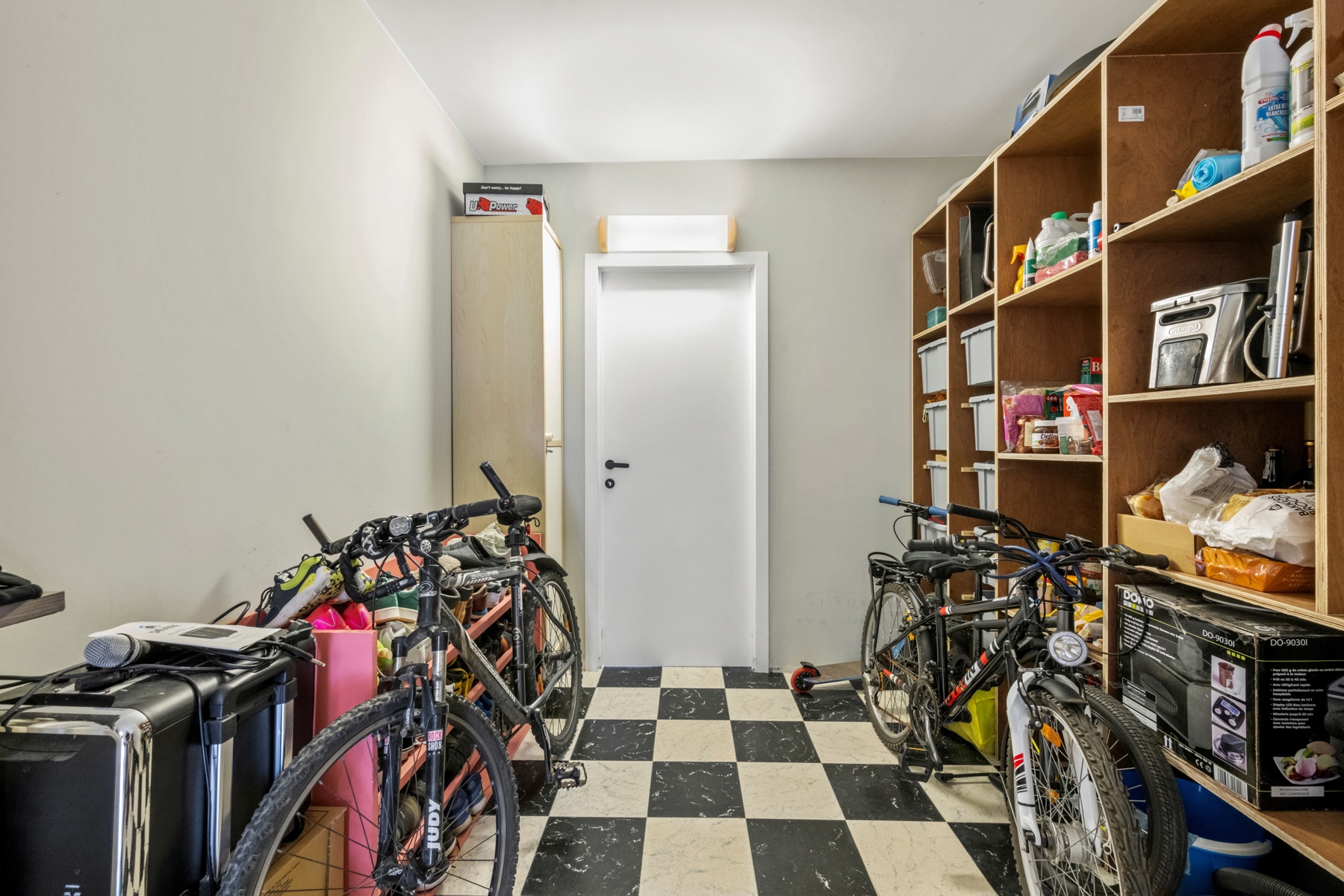 Rustig gelegen, lichtrijke & instapklare rijwoning te Brugge.