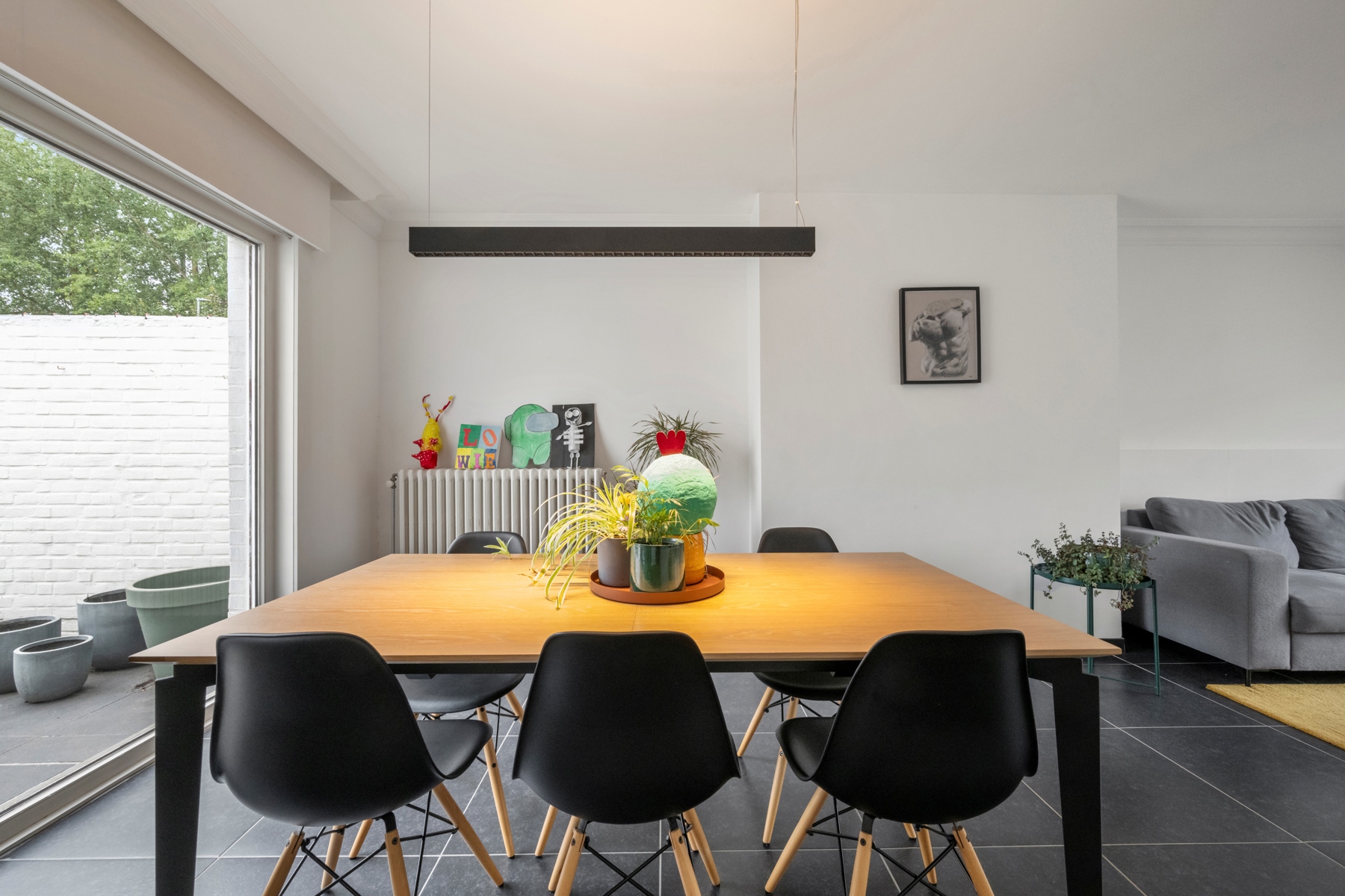 Rustig gelegen, lichtrijke & instapklare rijwoning te Brugge.
