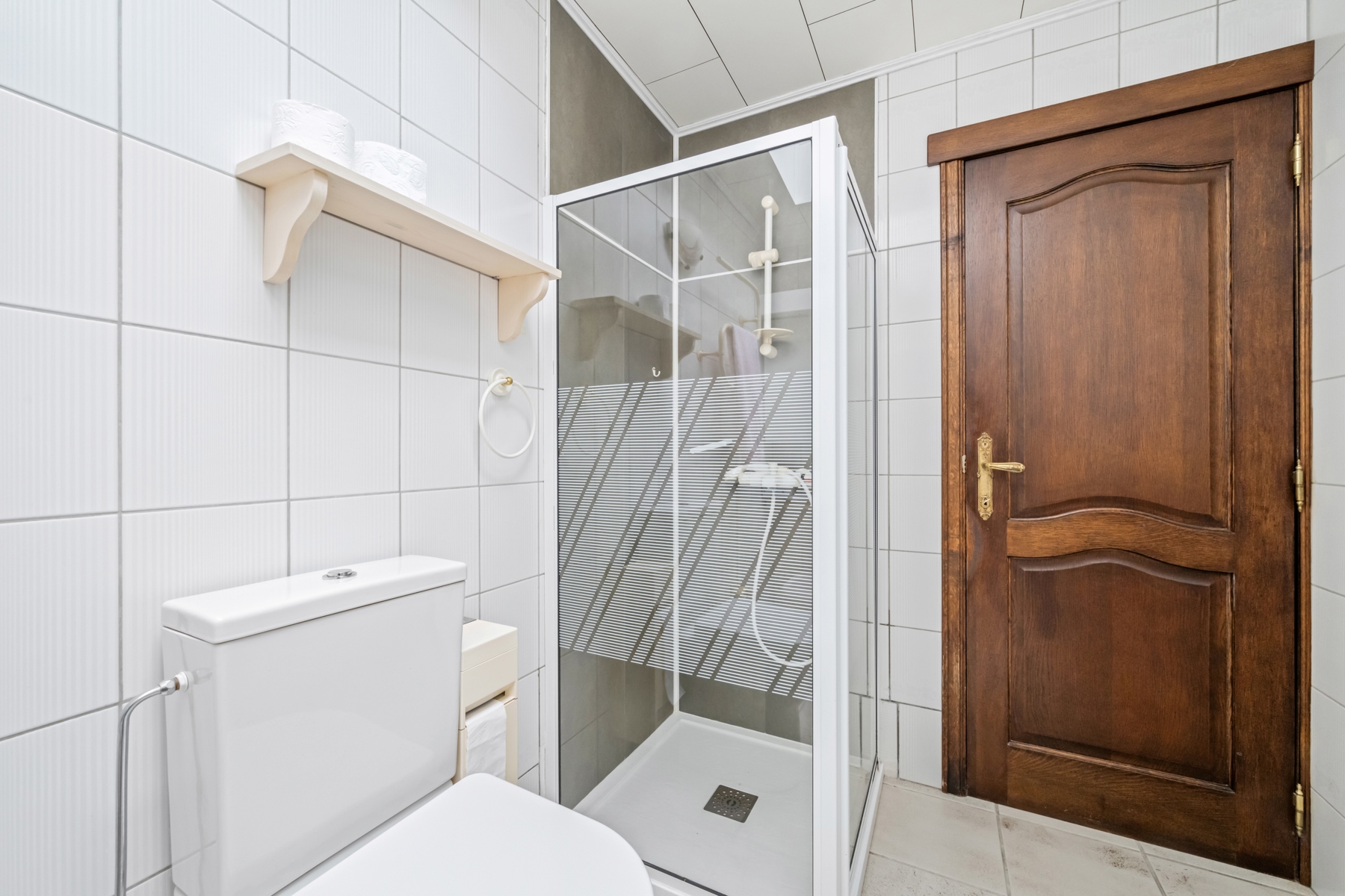 Ruime woning met tuin en bijgebouwen in het rustig Sint-Kruis.