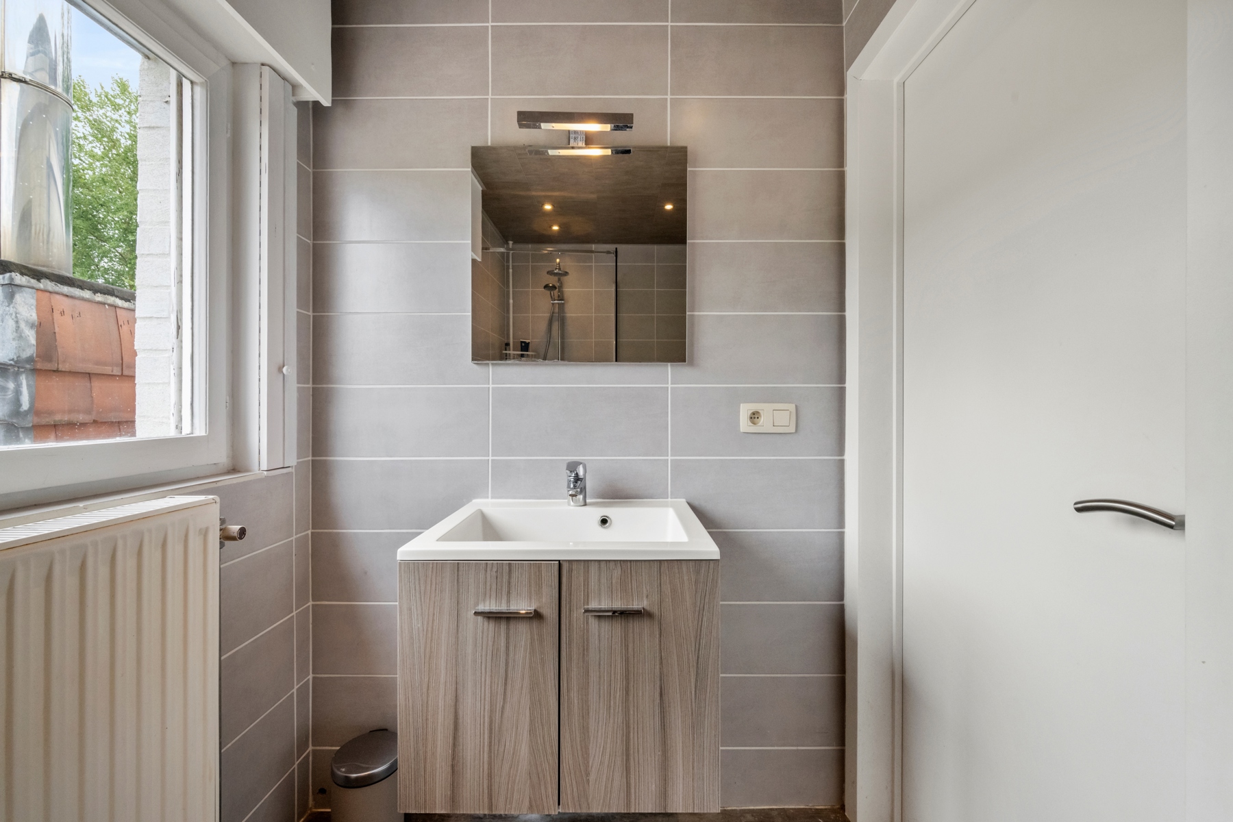 Rustig gelegen, lichtrijke & instapklare rijwoning te Brugge.
