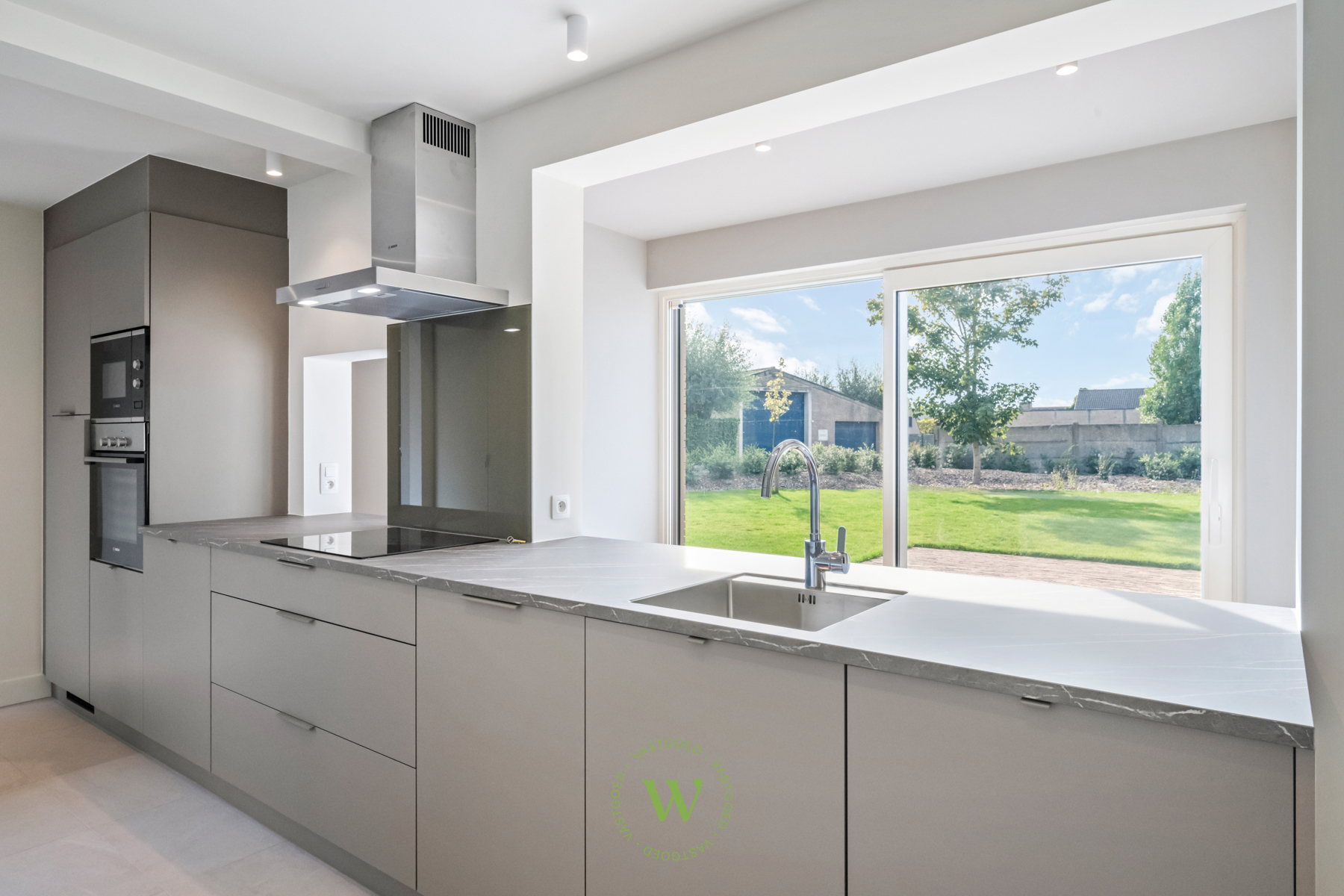 Energiezuinige, gerenoveerde woning met 3 slpks in Zwevezele