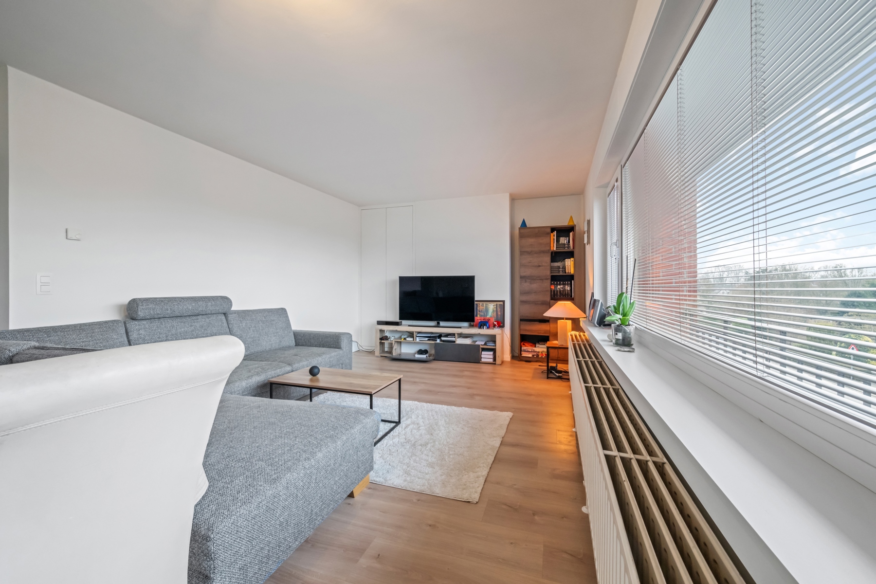 Instapklaar 2slpk-appartement met balkon in Assebroek.
