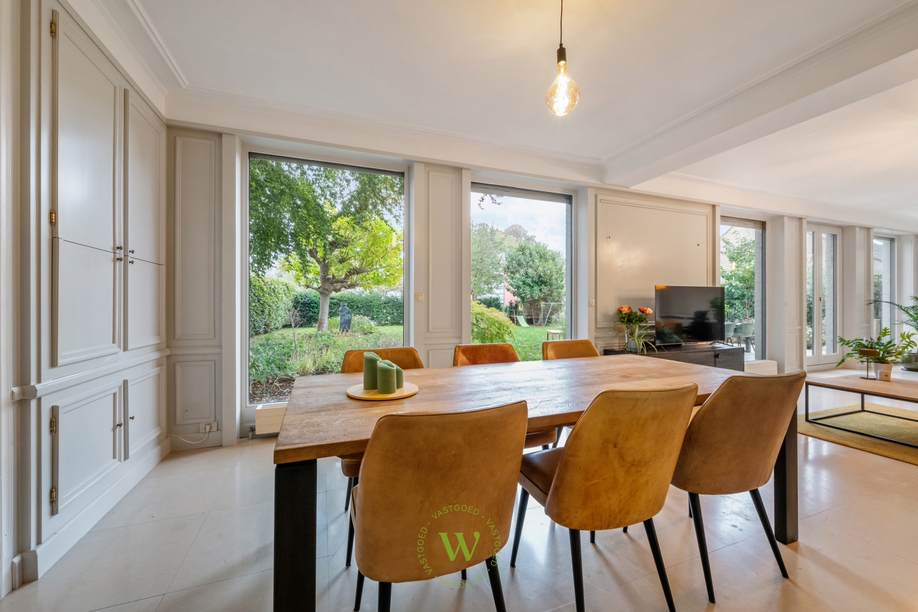 Karaktervolle woning met vergunde B&B in hartje Sint-Michiels