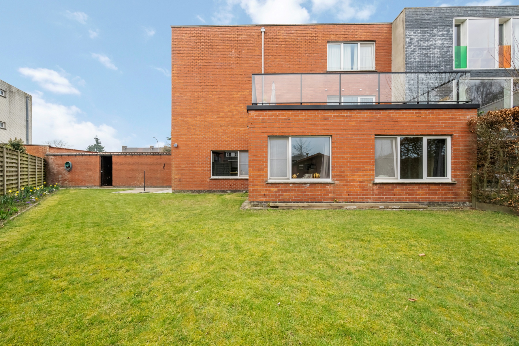 Ruim glvl 3slpk-appartement mét privé-tuin in Assebroek.