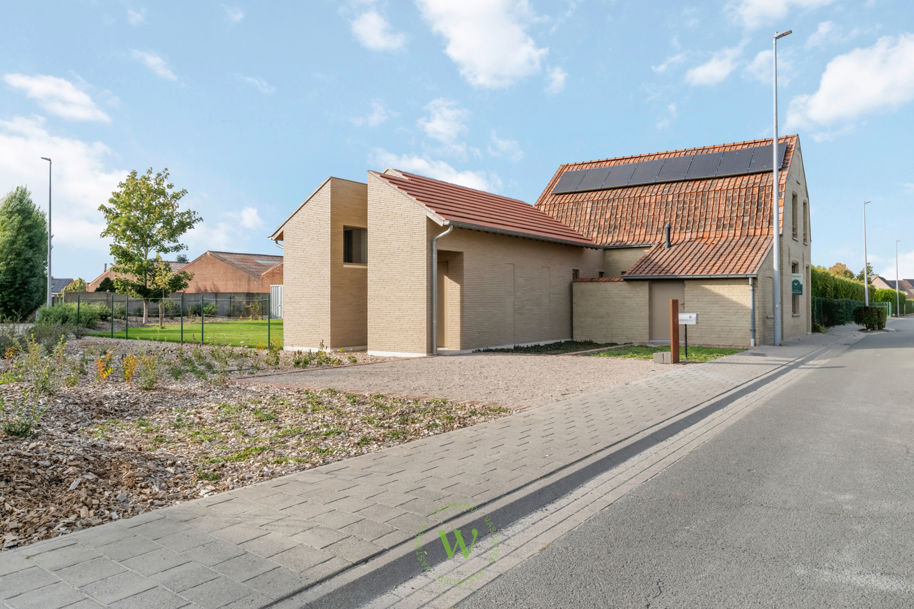 Energiezuinige, gerenoveerde woning met 3 slpks in Zwevezele