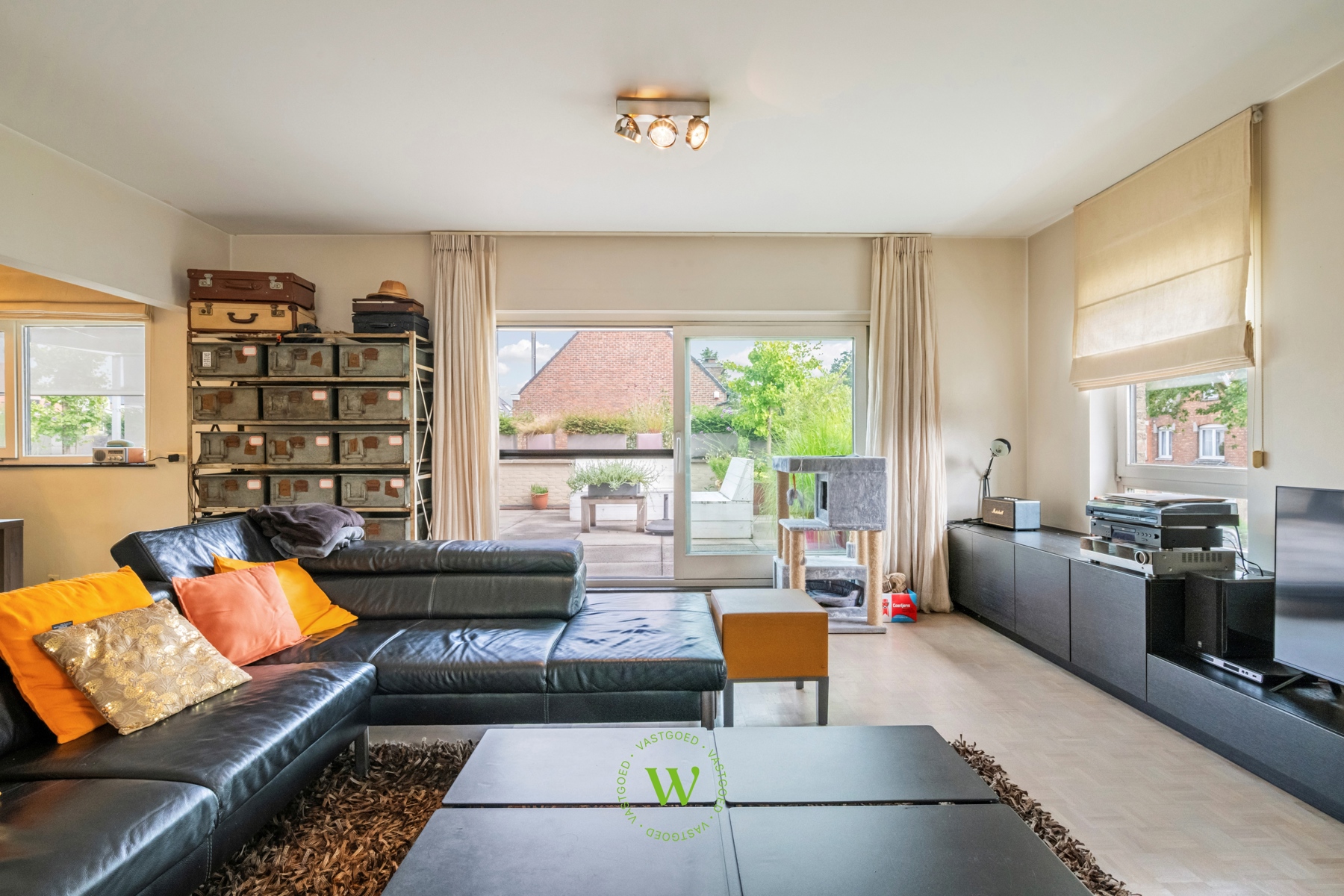 Exceptioneel ruim appartement mét riant zonneterras.