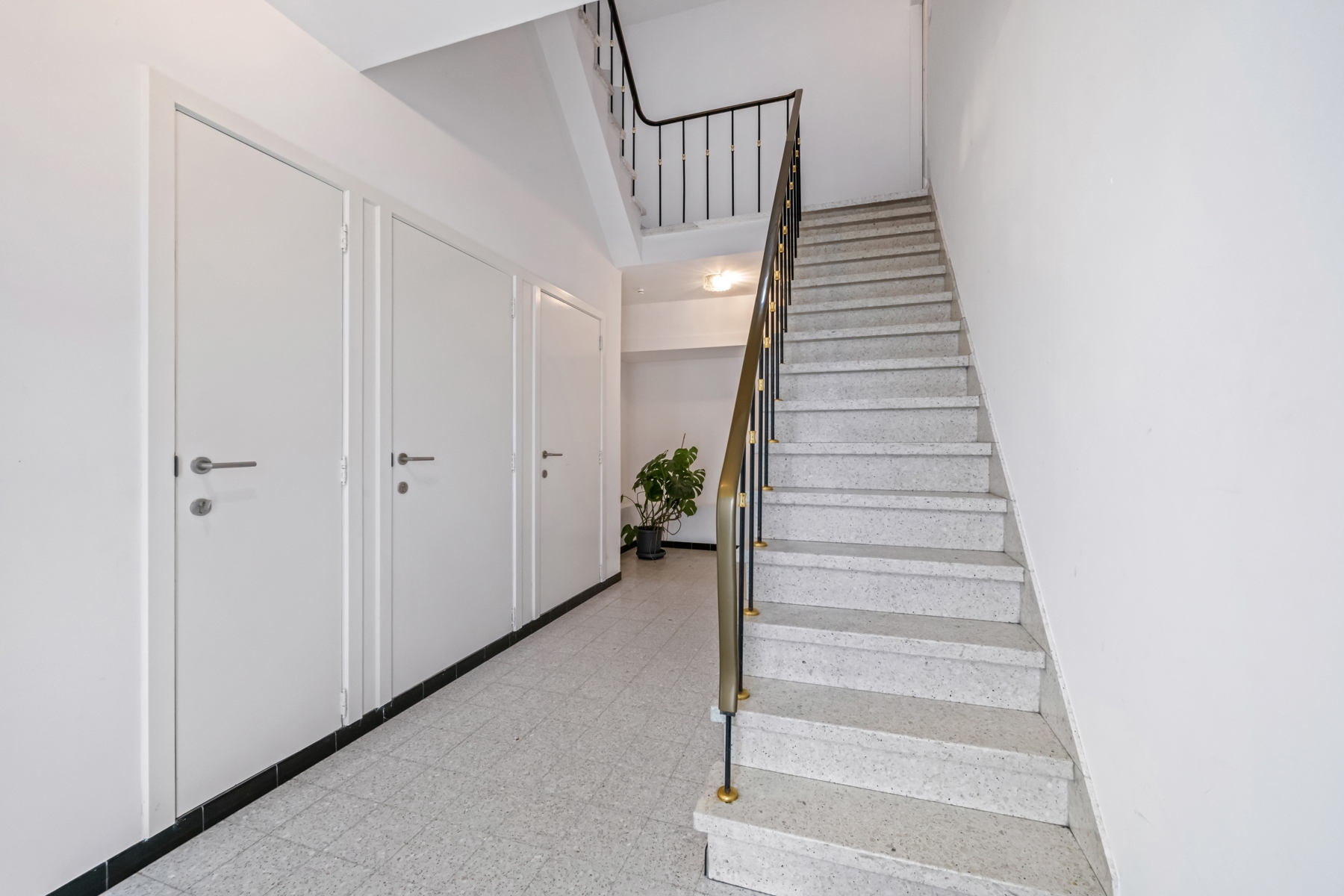 Ruim glvl 3slpk-appartement mét privé-tuin in Assebroek.