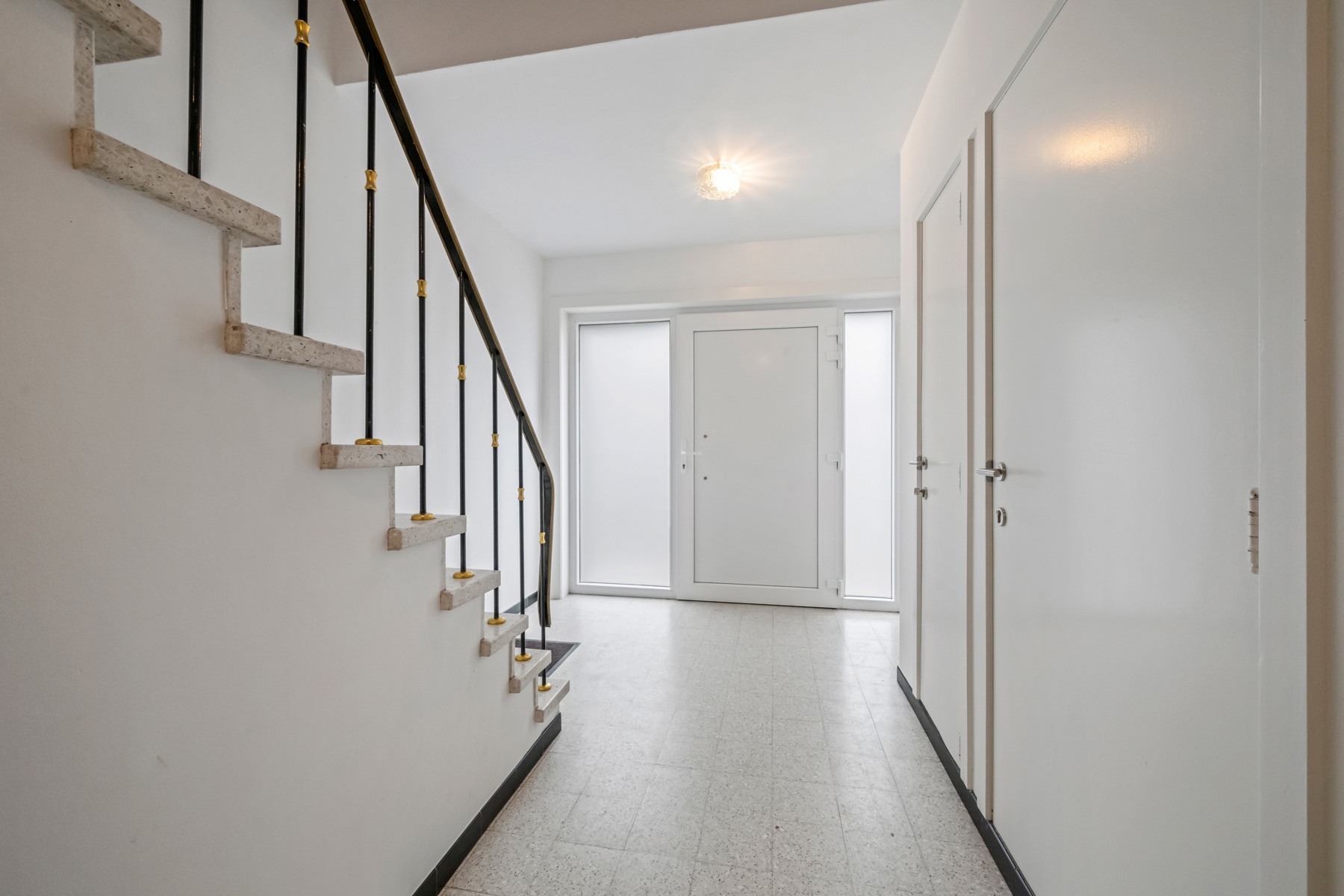 Ruim glvl 3slpk-appartement mét privé-tuin in Assebroek.