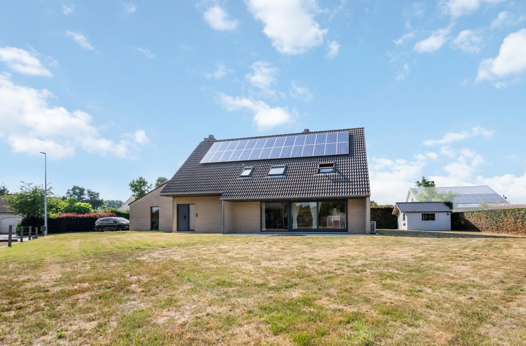 Sint-Kruis: Energiezuinige villa, royaal aan ruimte en licht.