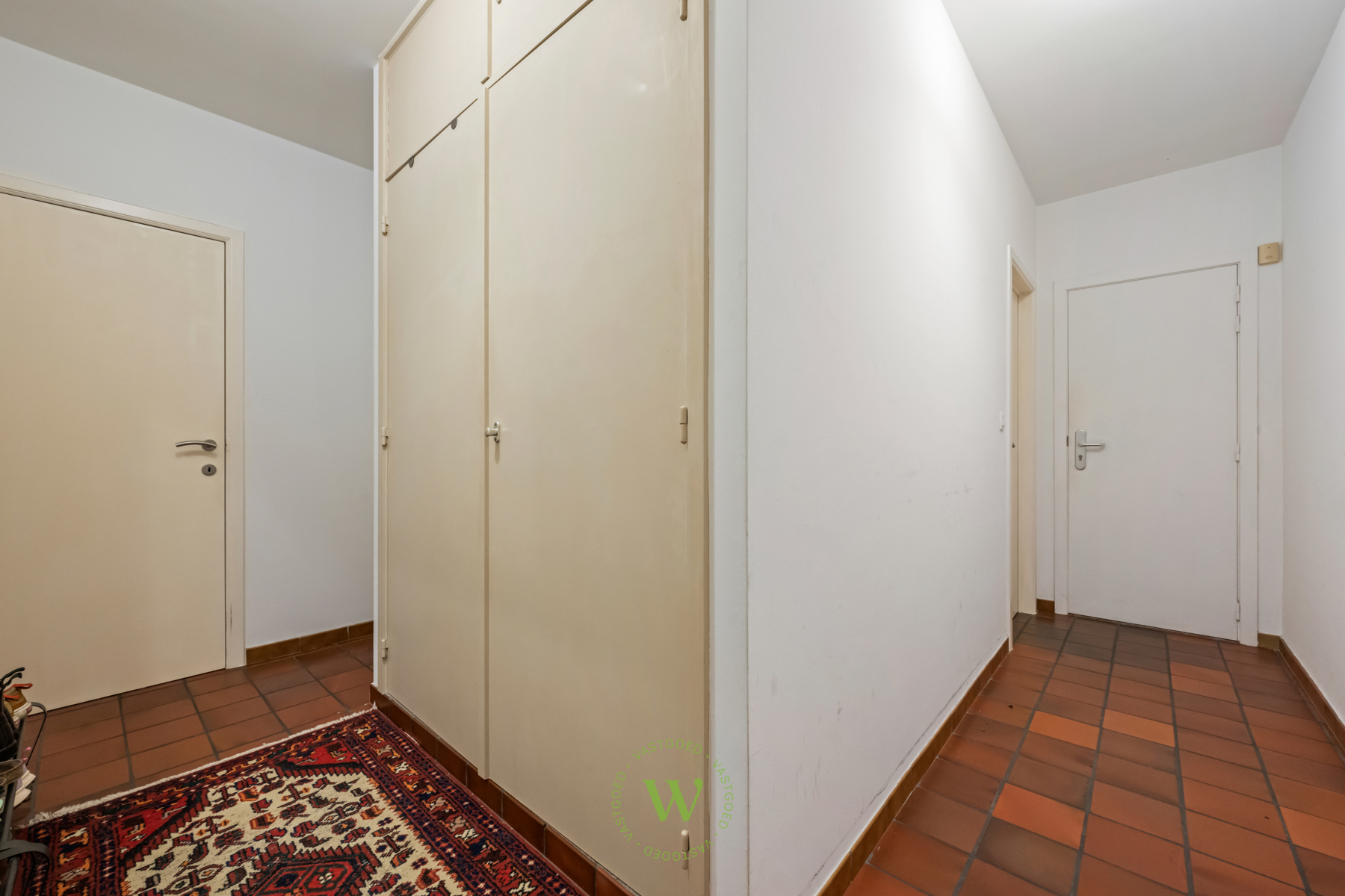 Lichtrijk duplexappartement met tuin en carport in Sijsele