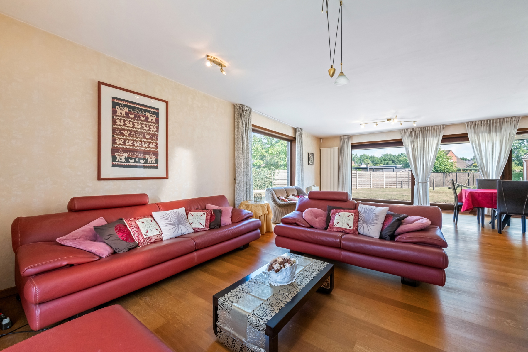 Sint-Kruis: Energiezuinige villa, royaal aan ruimte en licht.