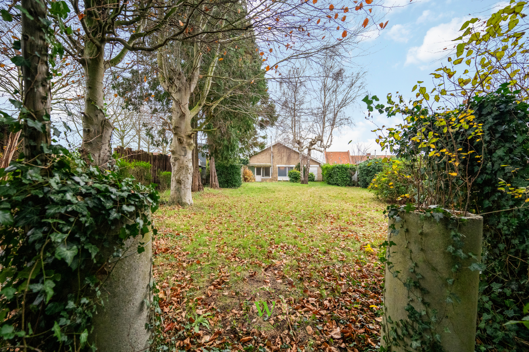 Te renoveren woning op topligging op 1.238 m² in Sint-Andries