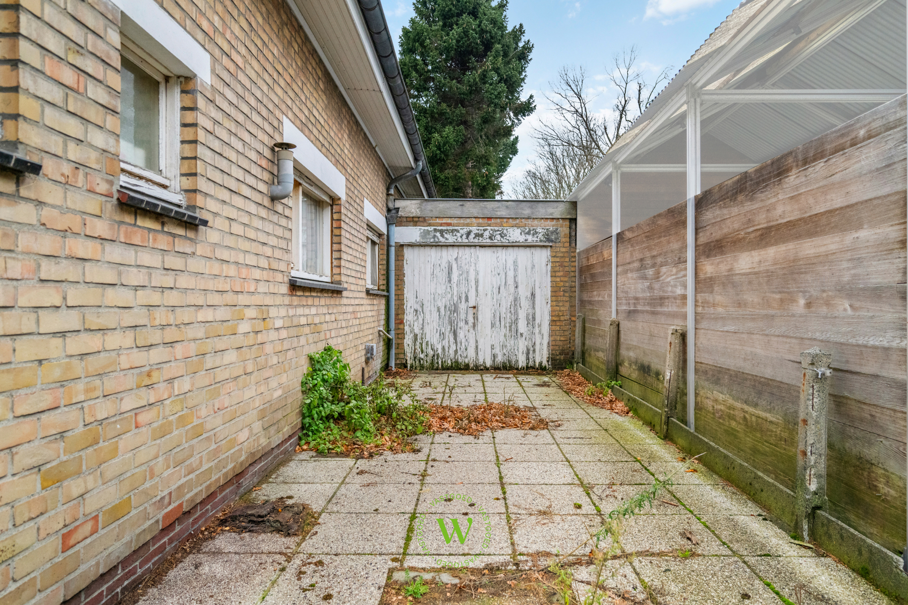 Te renoveren woning op topligging op 1.238 m² in Sint-Andries