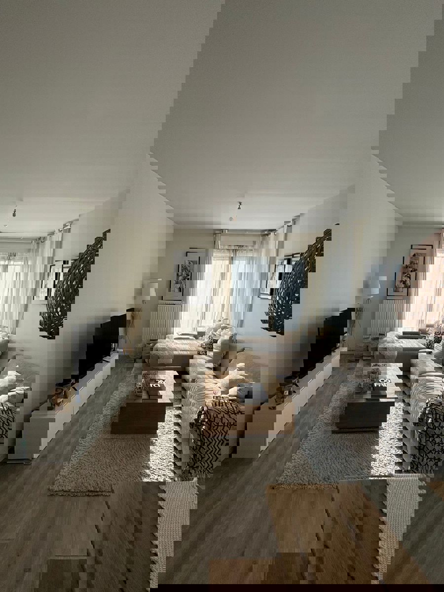 Modern appartement met terras en parking