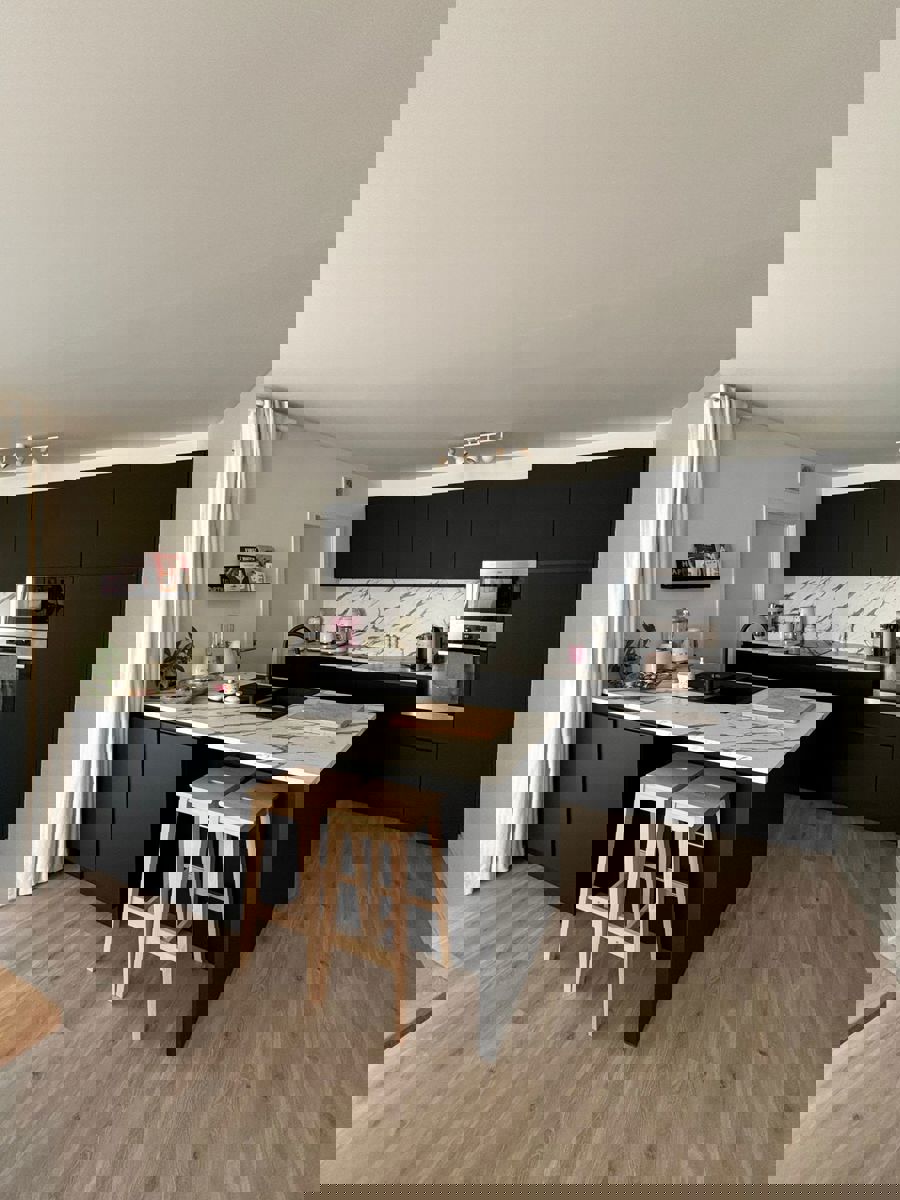 Modern appartement met terras en parking