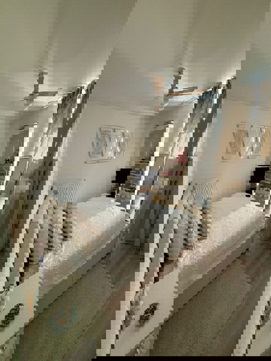 Modern appartement met terras en parking