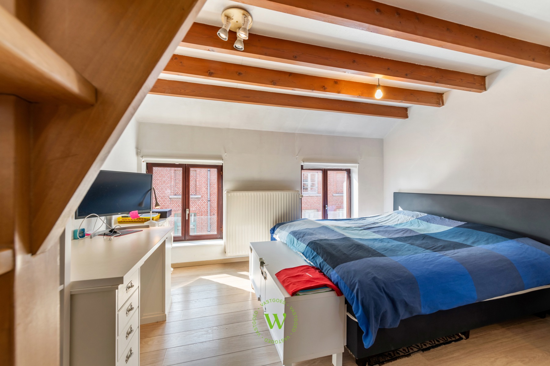 Centrum Brugge: opbrengsteigendom met 2 app. incl stadstuin.