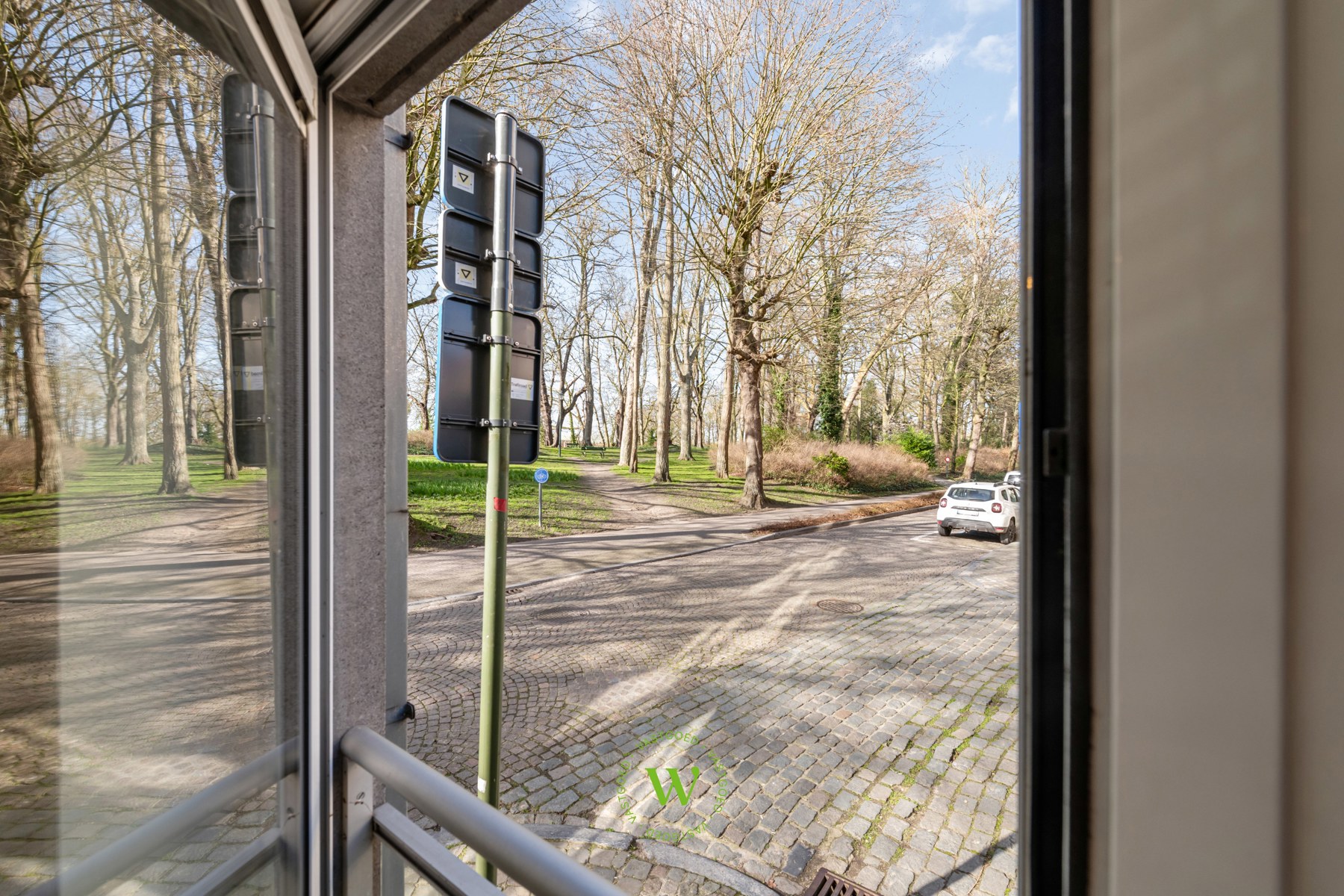 Lichtrijk 2-slaapkamerappartement met zicht op de vesten.