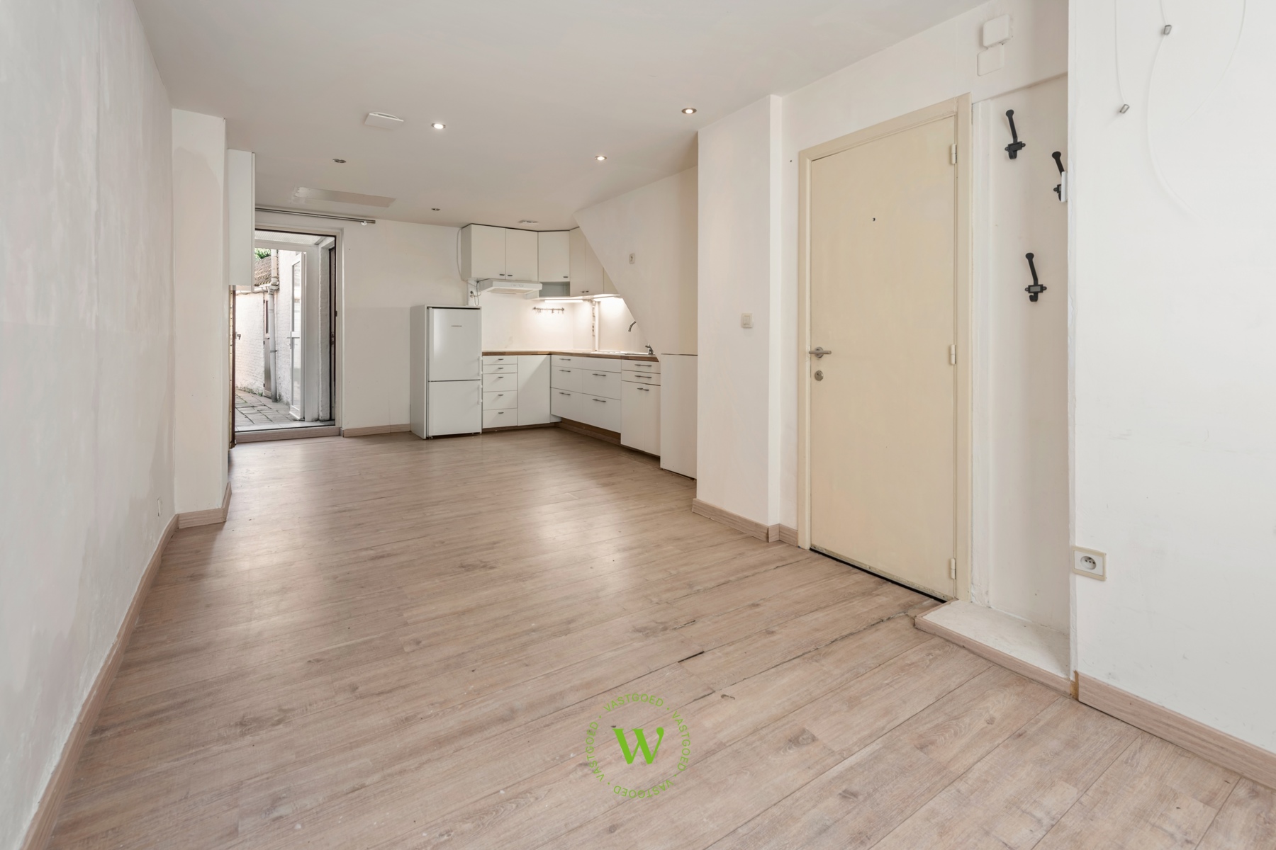 Centrum Brugge: opbrengsteigendom met 2 app. incl stadstuin.