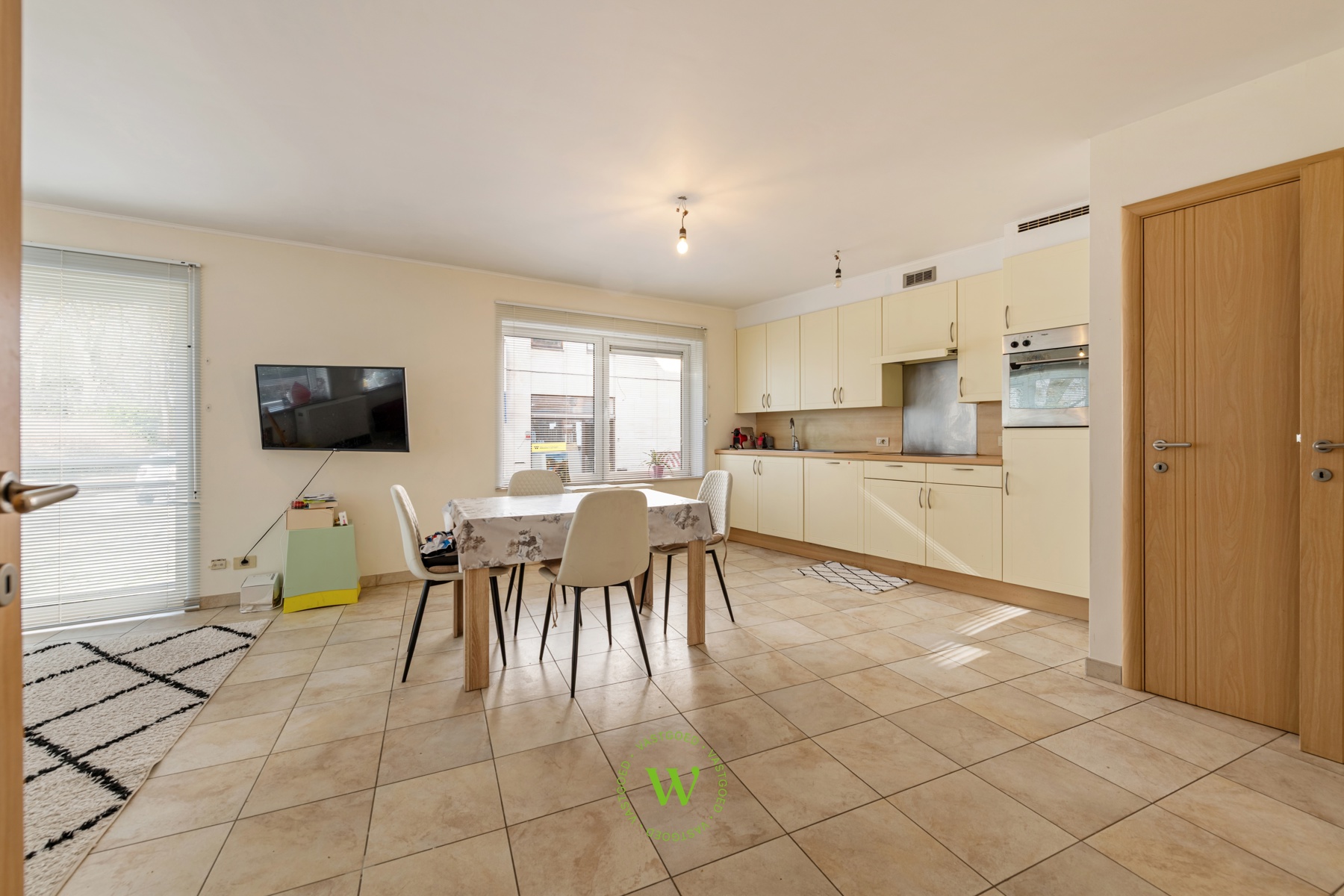 Lichtrijk 2-slaapkamerappartement met zicht op de vesten.