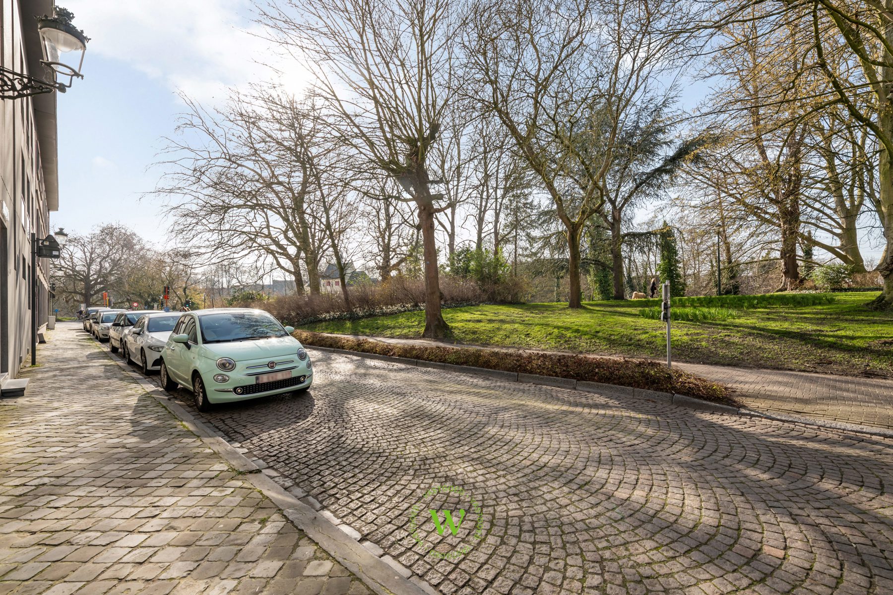 Lichtrijk 2-slaapkamerappartement met zicht op de vesten.