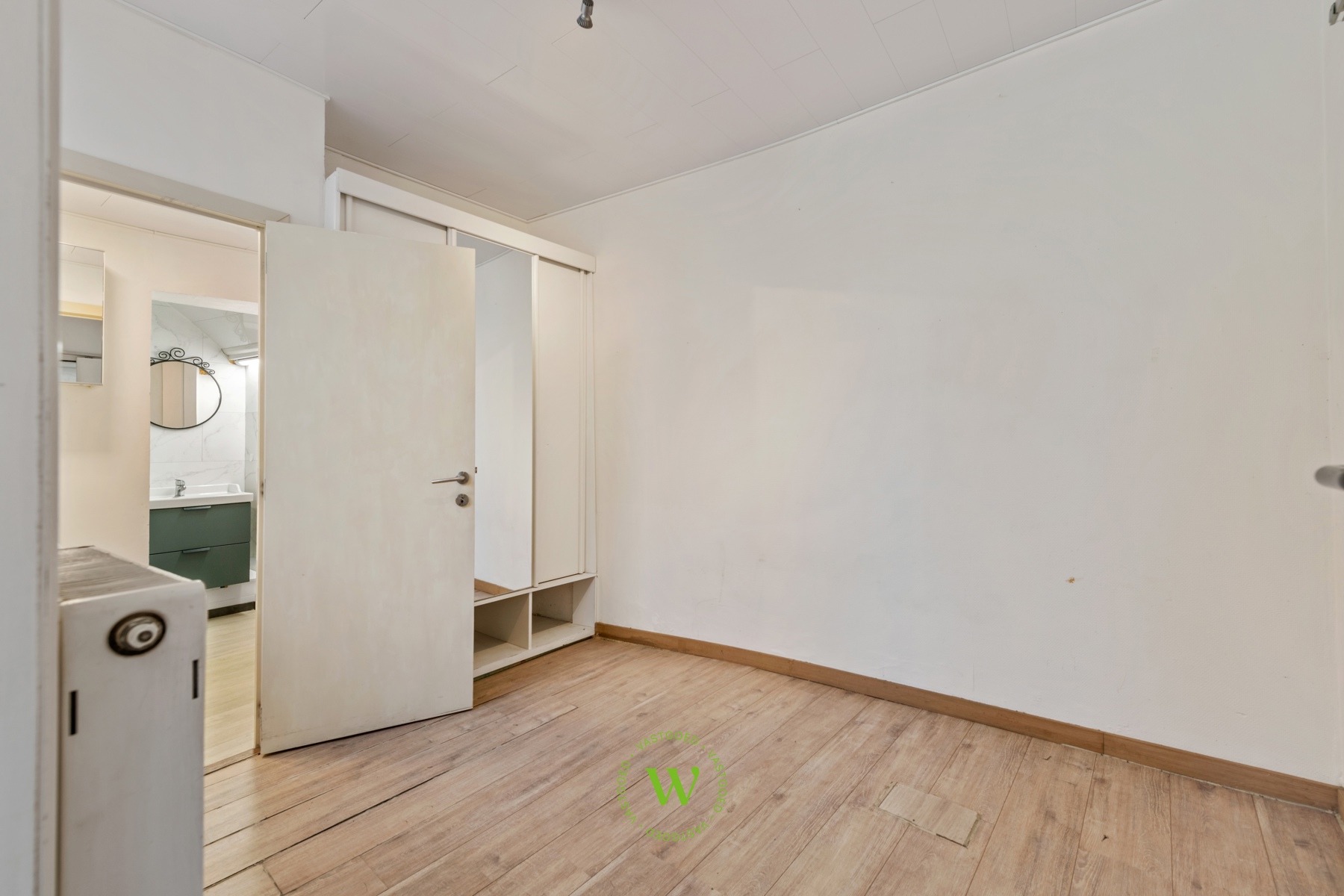 Centrum Brugge: opbrengsteigendom met 2 app. incl stadstuin.