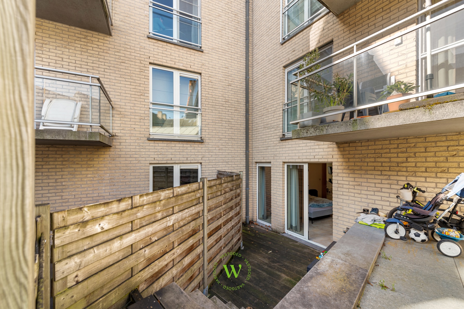 Lichtrijk 2-slaapkamerappartement met zicht op de vesten.