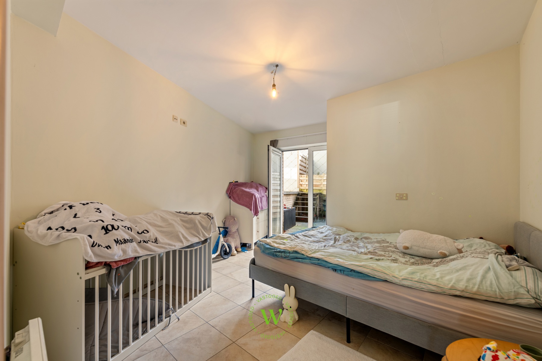 Lichtrijk 2-slaapkamerappartement met zicht op de vesten.