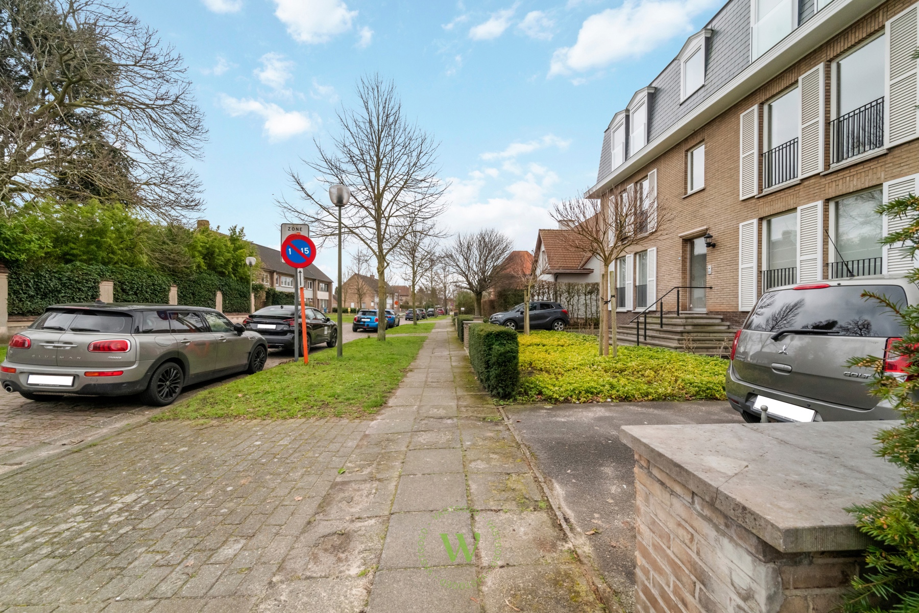 Lichtrijk 3-slaapkamerappartement met 2 garages