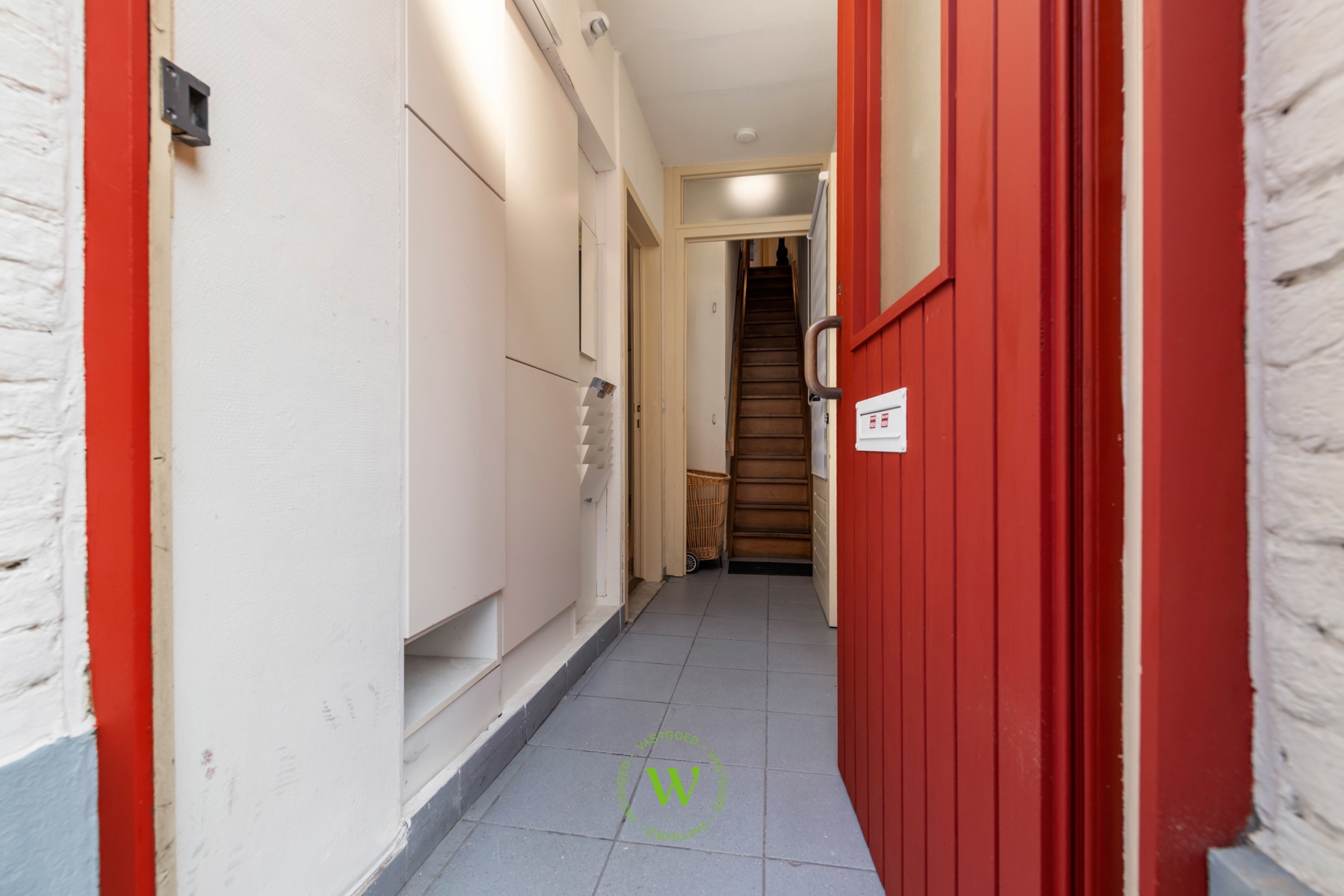 Centrum Brugge: opbrengsteigendom met 2 app. incl stadstuin.