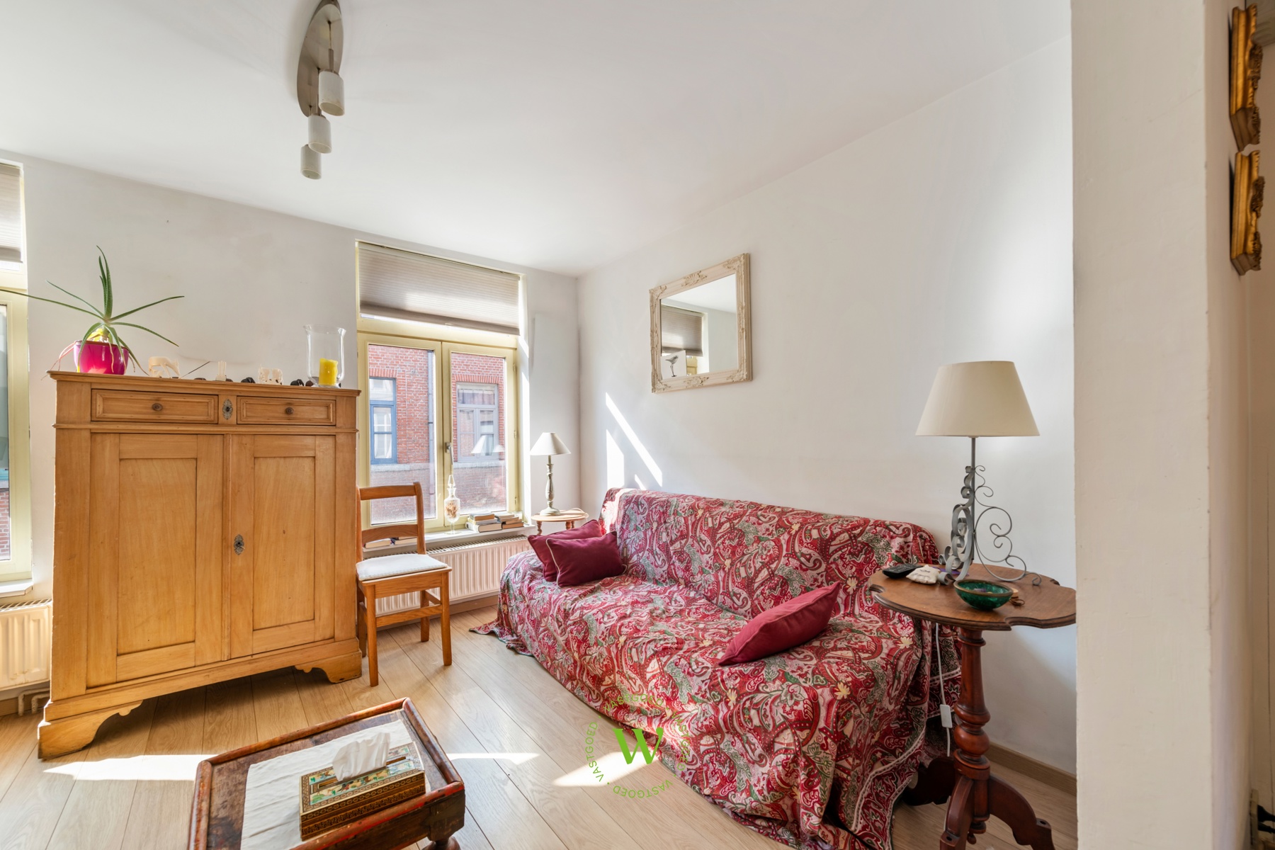 Centrum Brugge: opbrengsteigendom met 2 app. incl stadstuin.