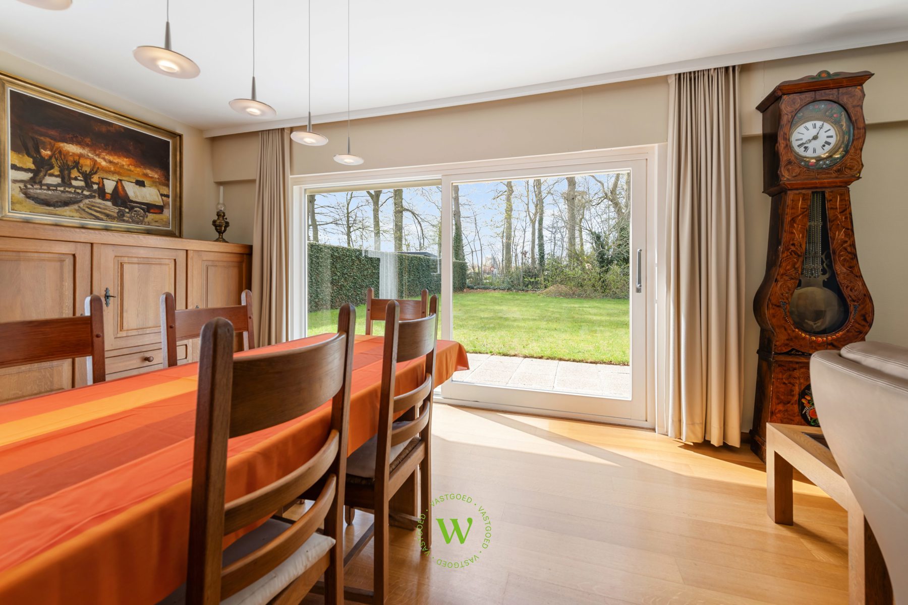 Gezinswoning met 5 slpks en tuin op 800 m²