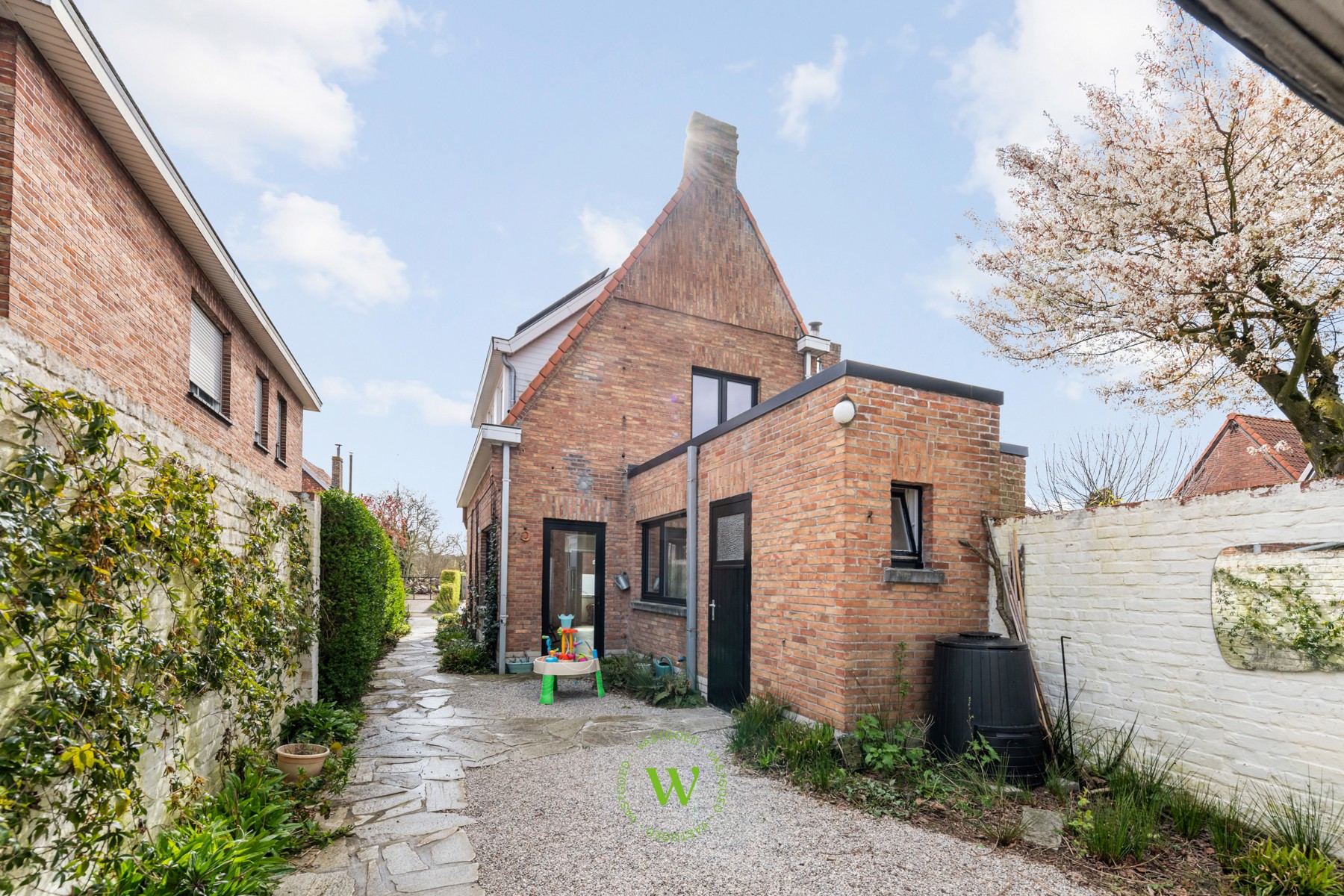 Karaktervolle, gerenoveerde halfopen woning met label B.