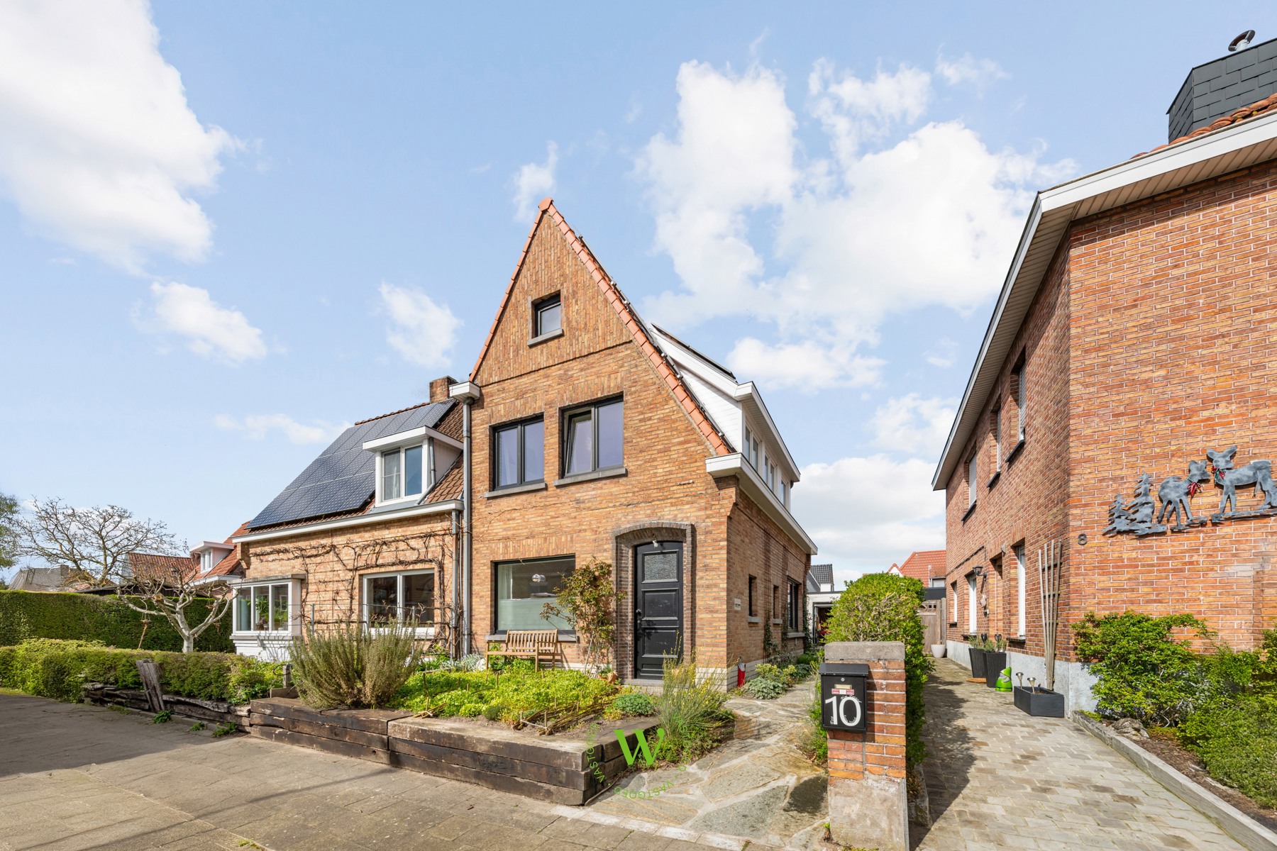 Karaktervolle, gerenoveerde halfopen woning met label B.