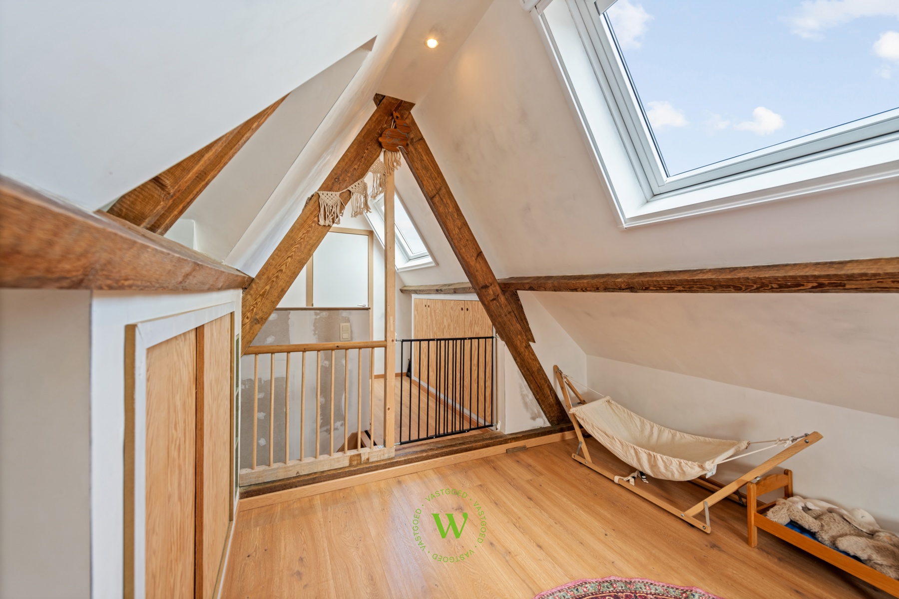 Karaktervolle, gerenoveerde halfopen woning met label B.