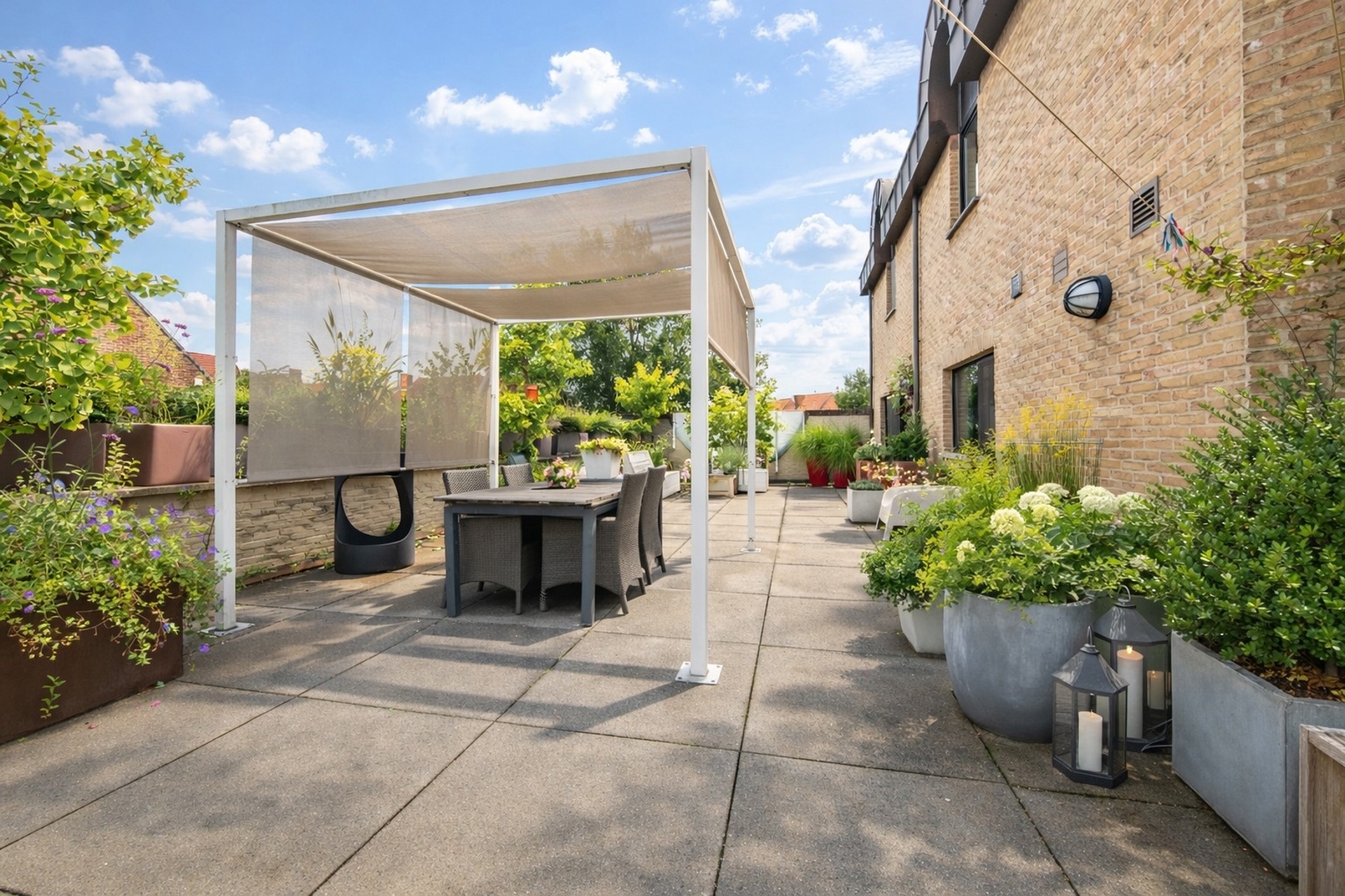 Uitzonderlijke woonst: ruimte, licht+topligging.