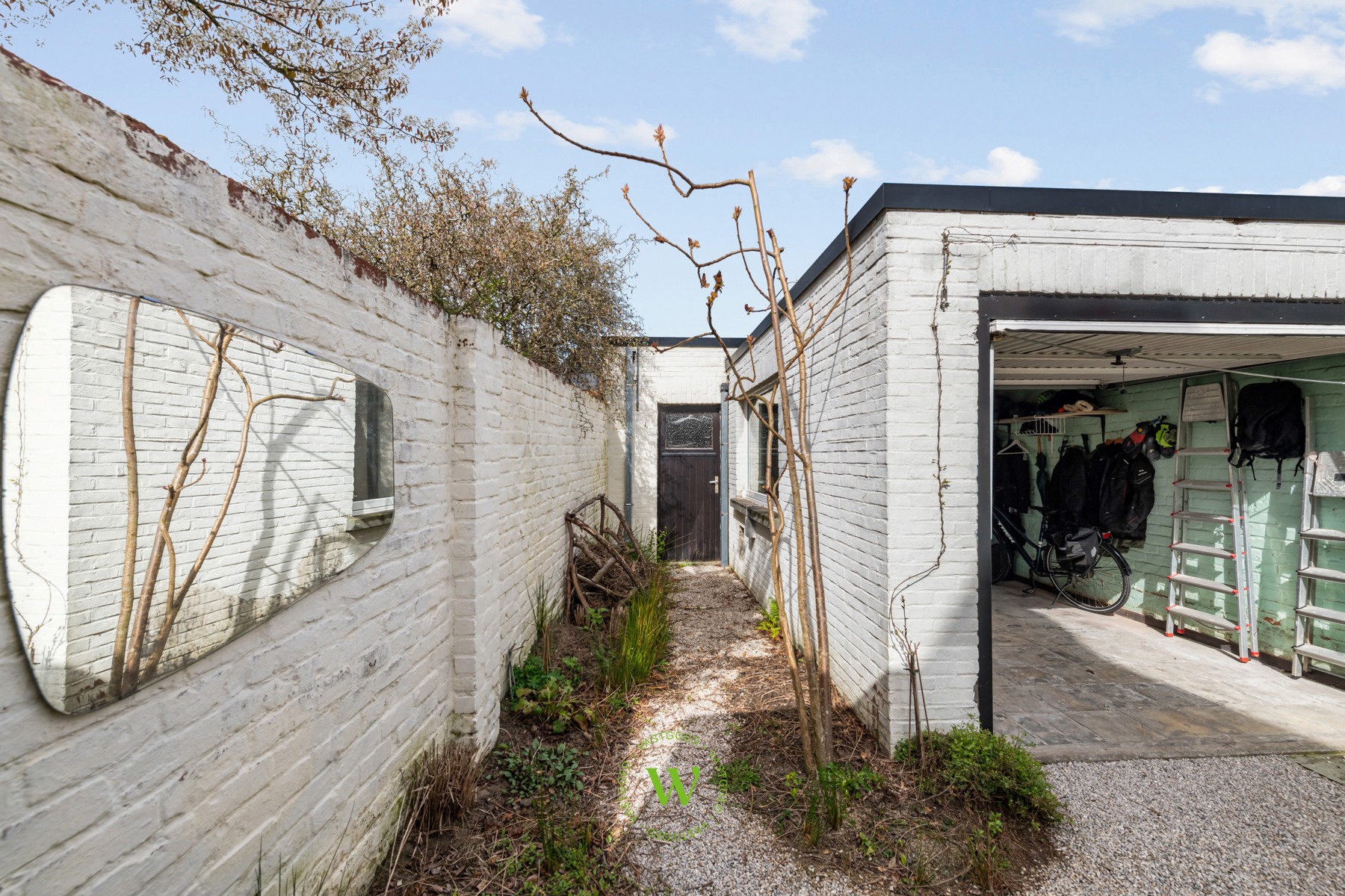 Karaktervolle, gerenoveerde halfopen woning met label B.