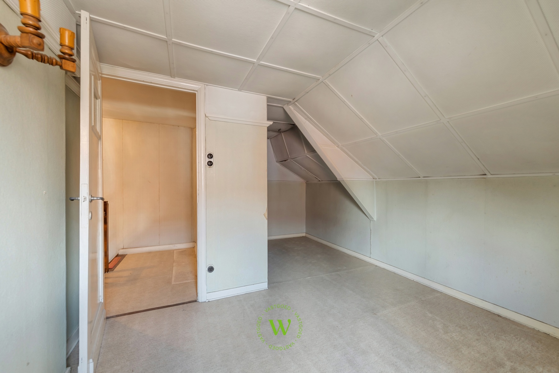 Verrassende en charmante halfopen bebouwing te Assebroek.