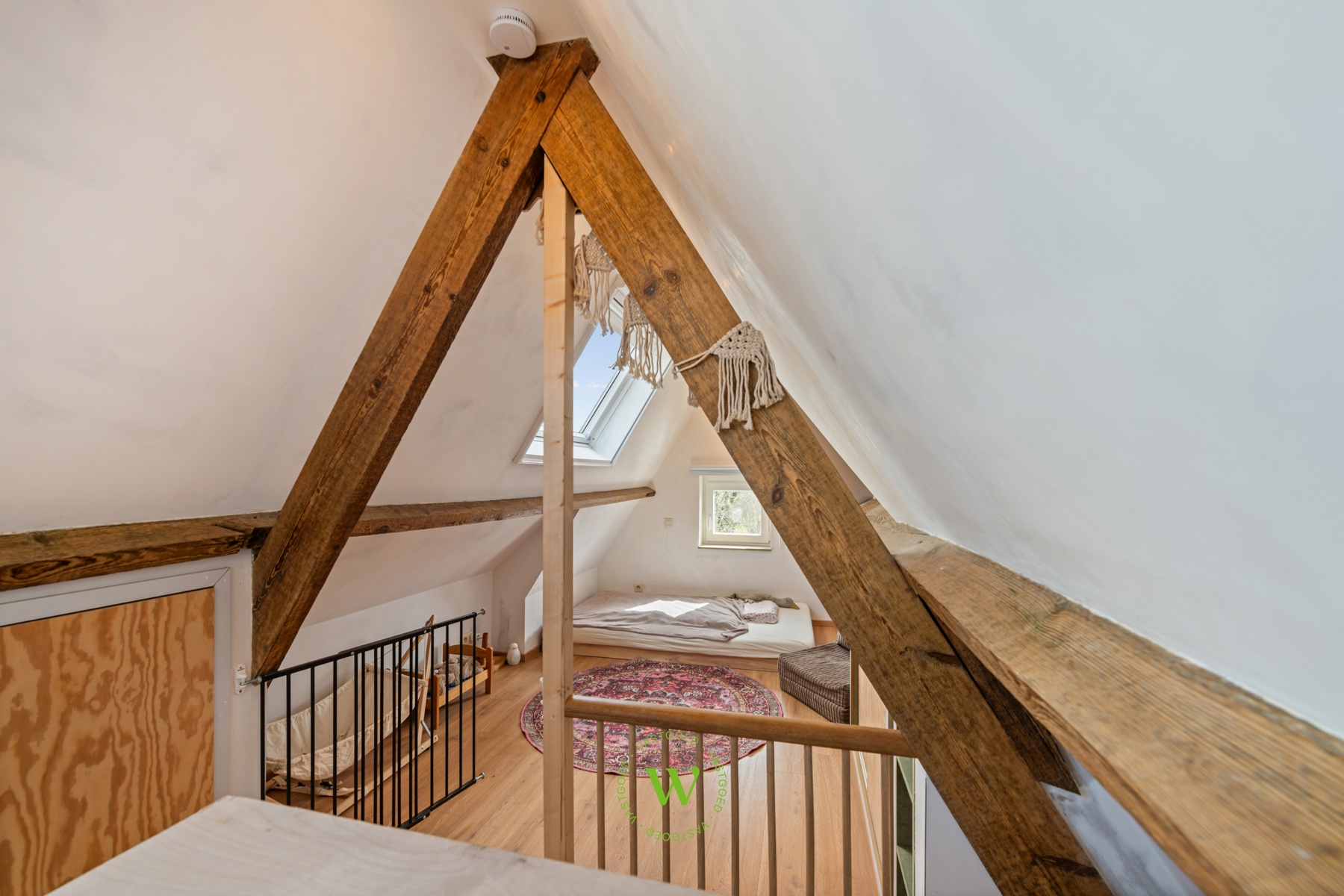 Karaktervolle, gerenoveerde halfopen woning met label B.