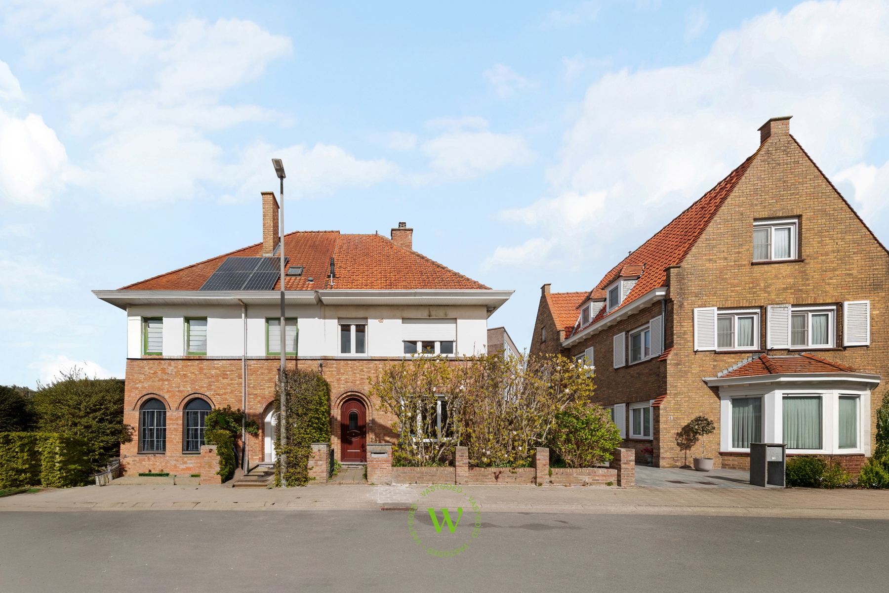 Verrassende en charmante halfopen bebouwing te Assebroek.