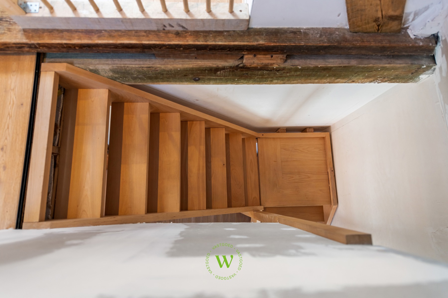 Karaktervolle, gerenoveerde halfopen woning met label B.