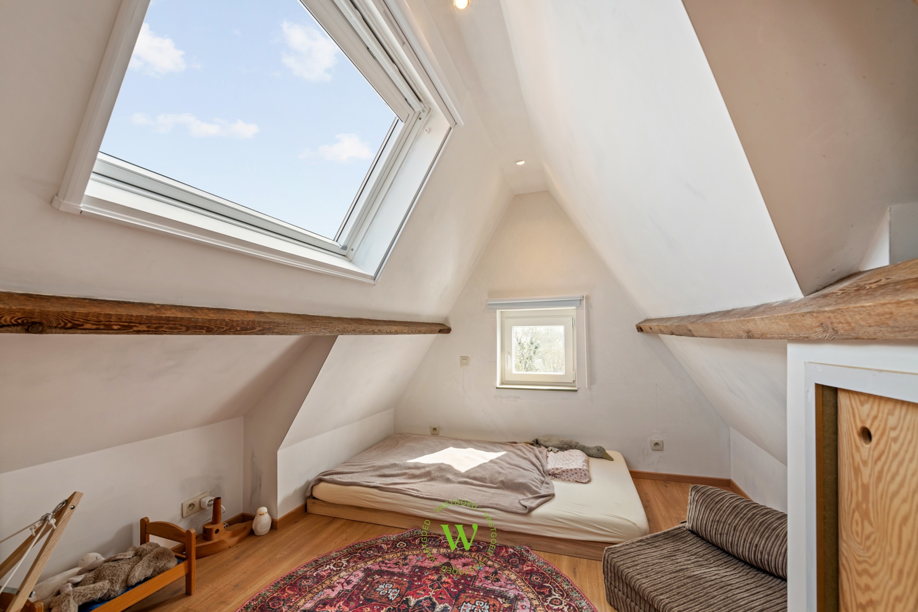 Karaktervolle, gerenoveerde halfopen woning met label B.