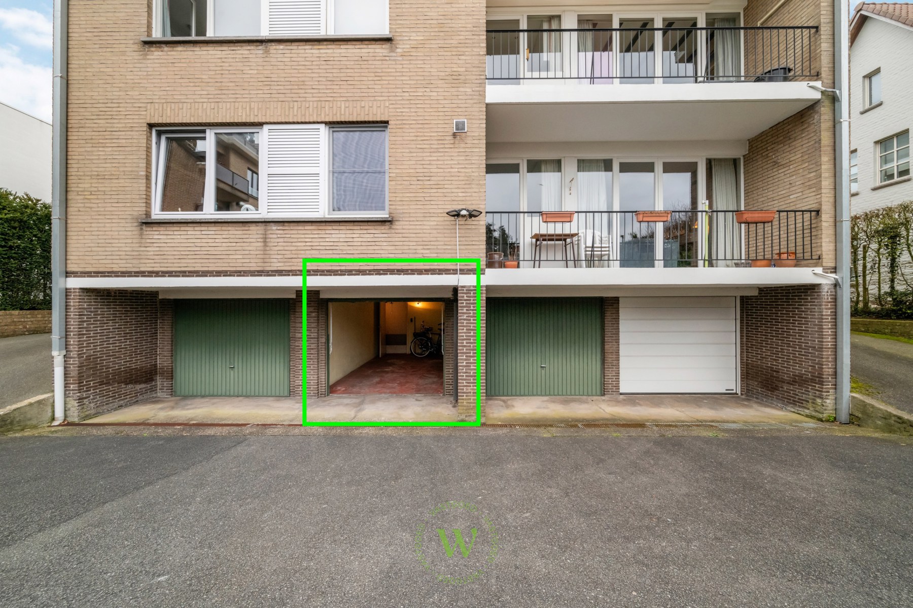 Lichtrijk 3-slaapkamerappartement met garage en berging