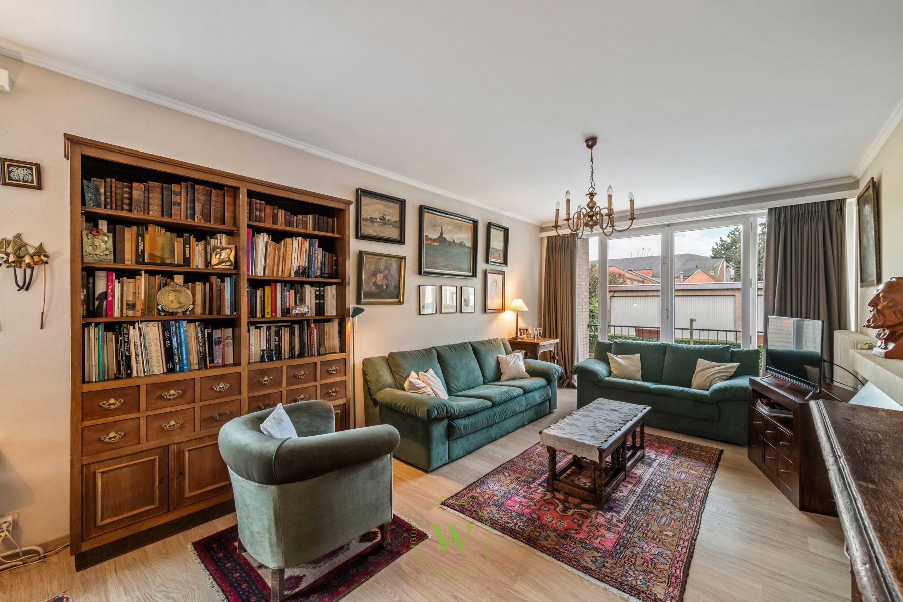 Lichtrijk 3-slaapkamerappartement met garage en berging