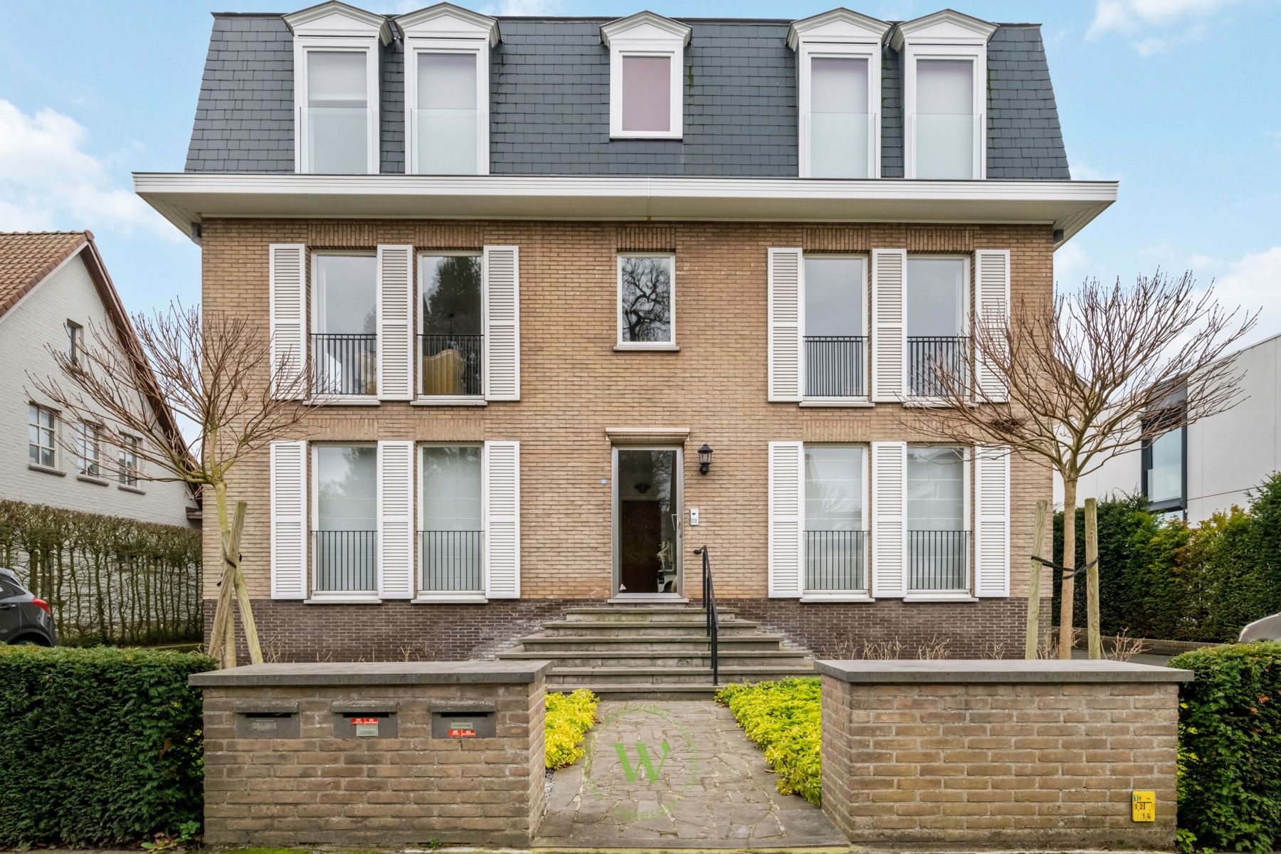 Lichtrijk 3-slaapkamerappartement met garage en berging