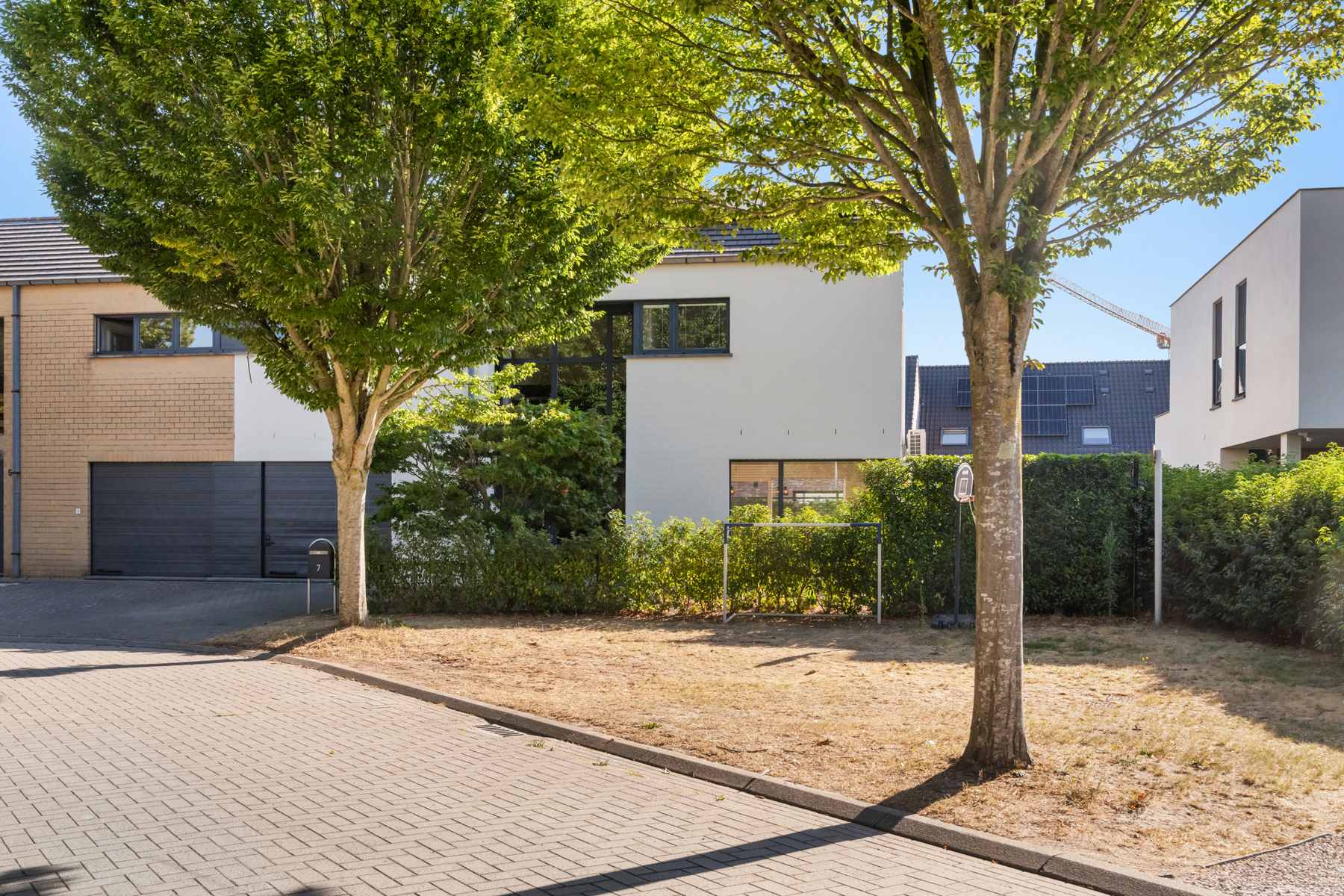 Ruime gezinswoning met zonnige tuin in Sint-Andries