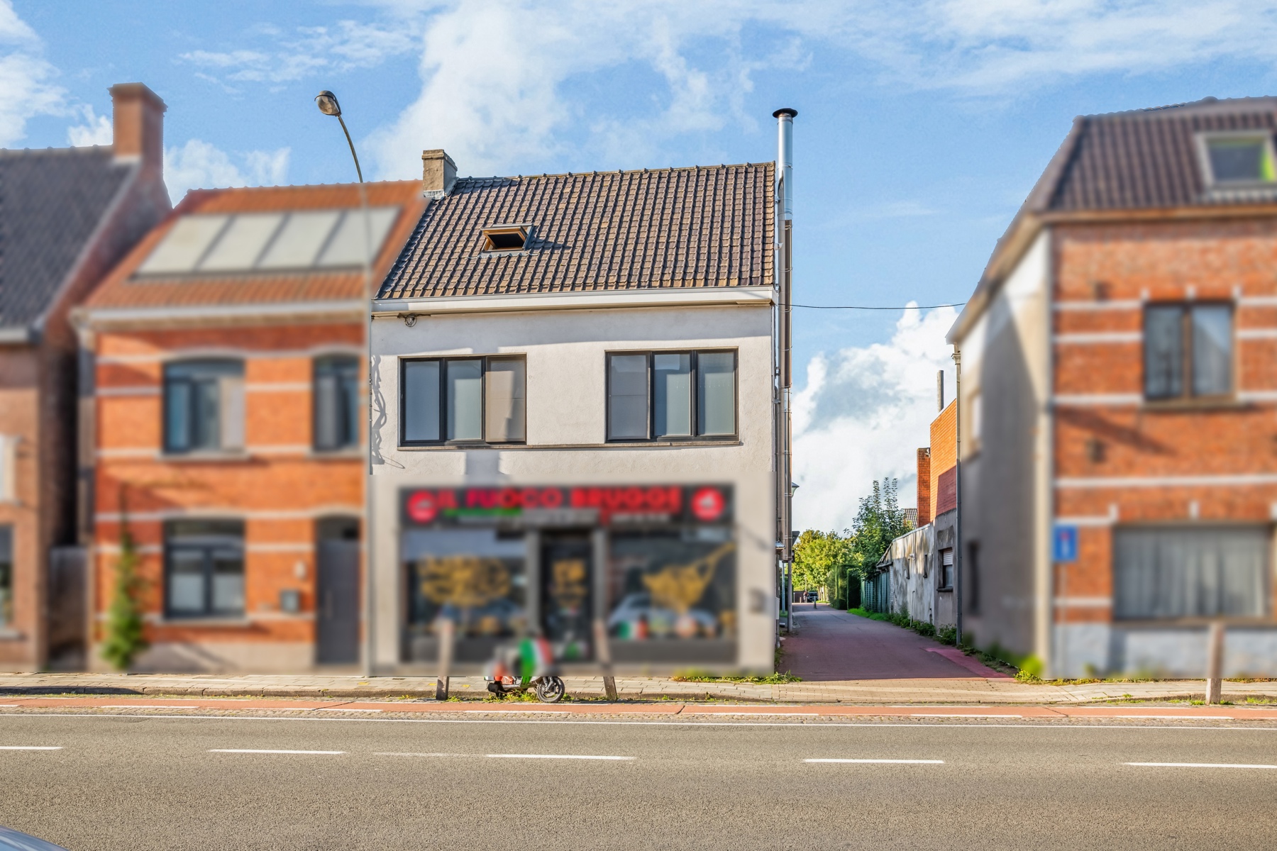 Ruime duplex met zonnig terras en garage/loods