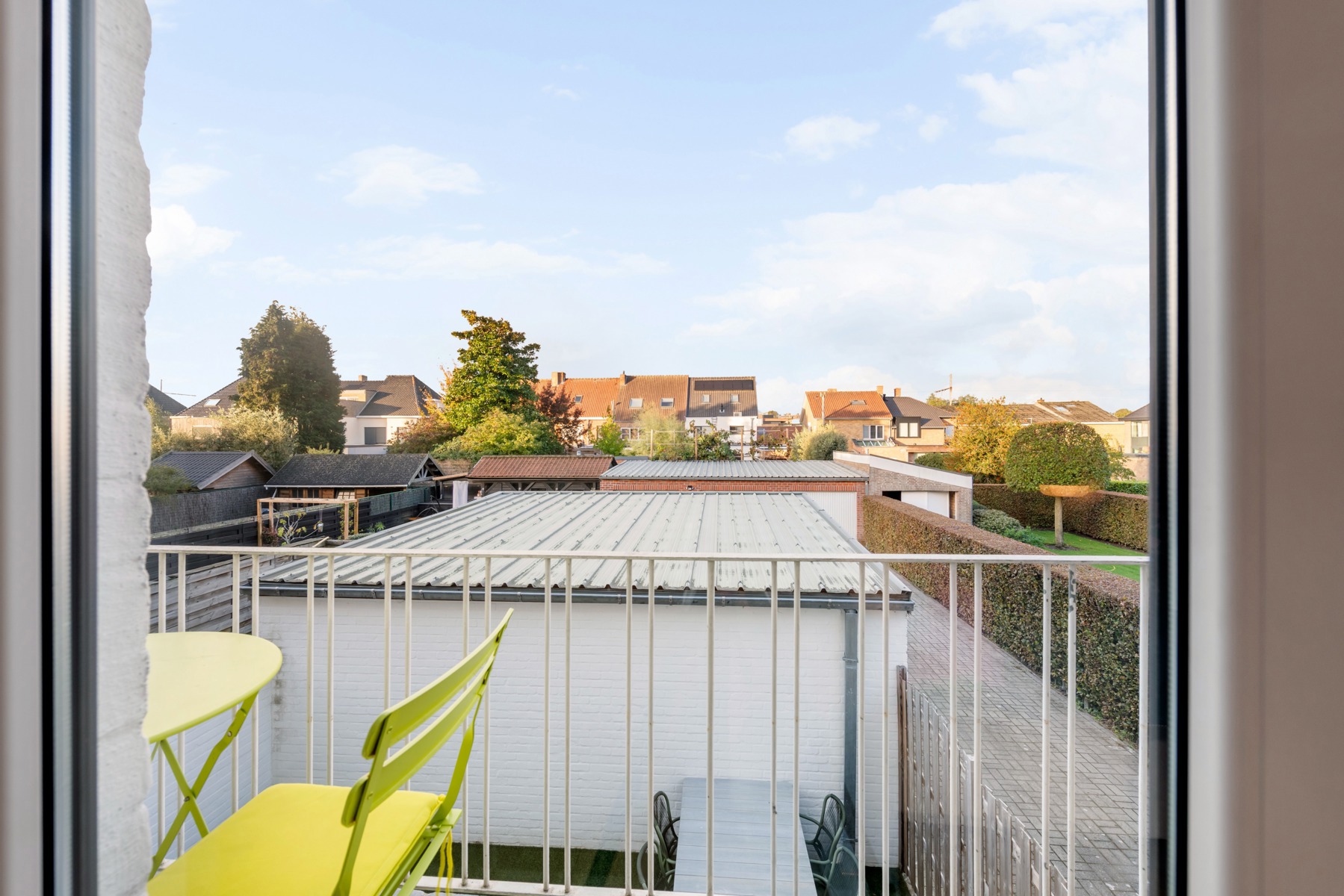 Lichtrijk 2-slaapkamerappartement met terras en garage