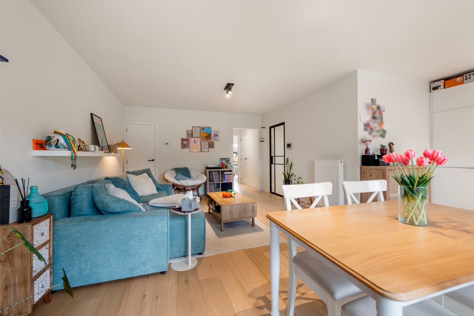 Lichtrijk 2-slaapkamerappartement met terras en garage